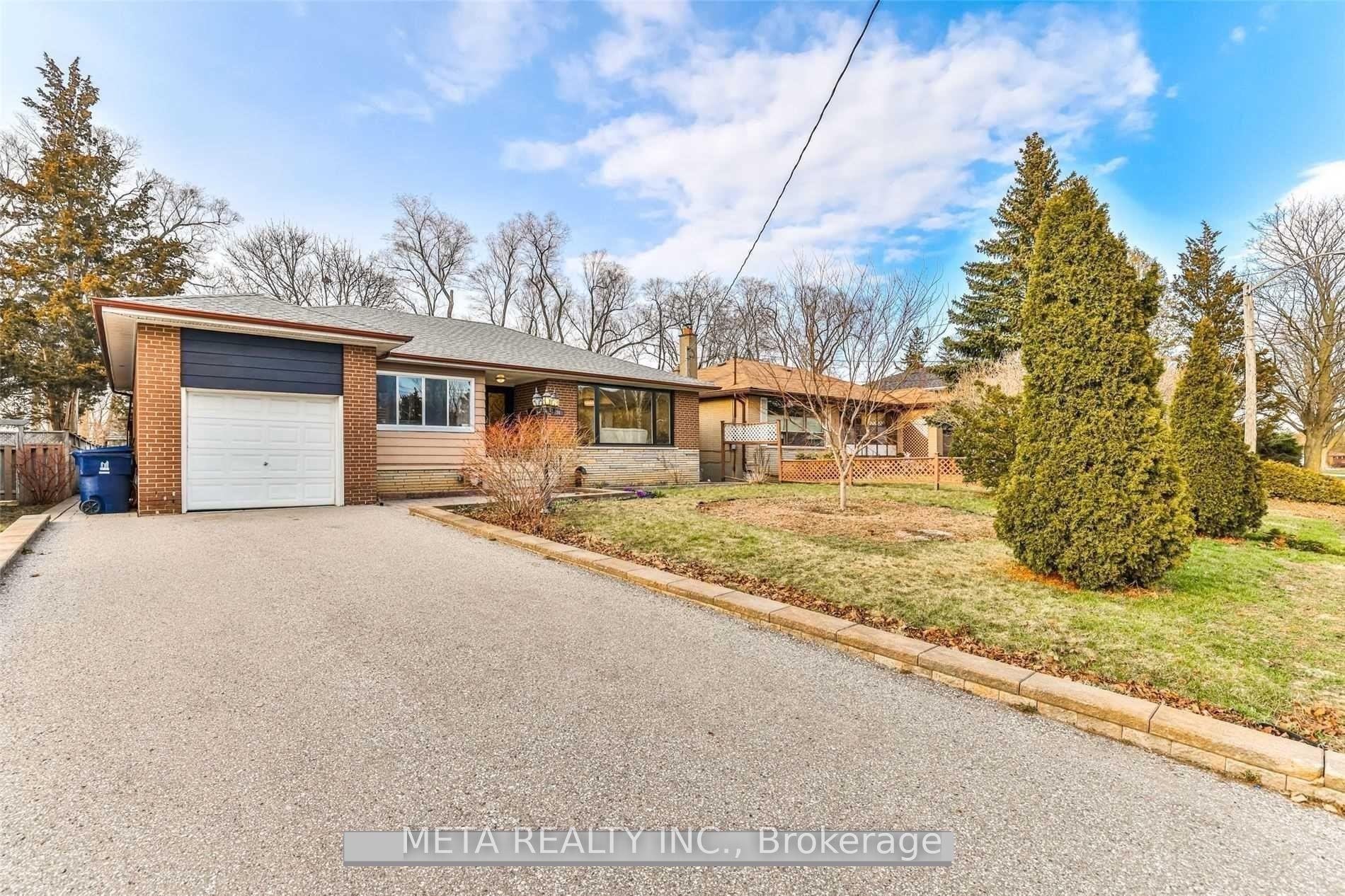 36 Dewlane Drive — photo 1
