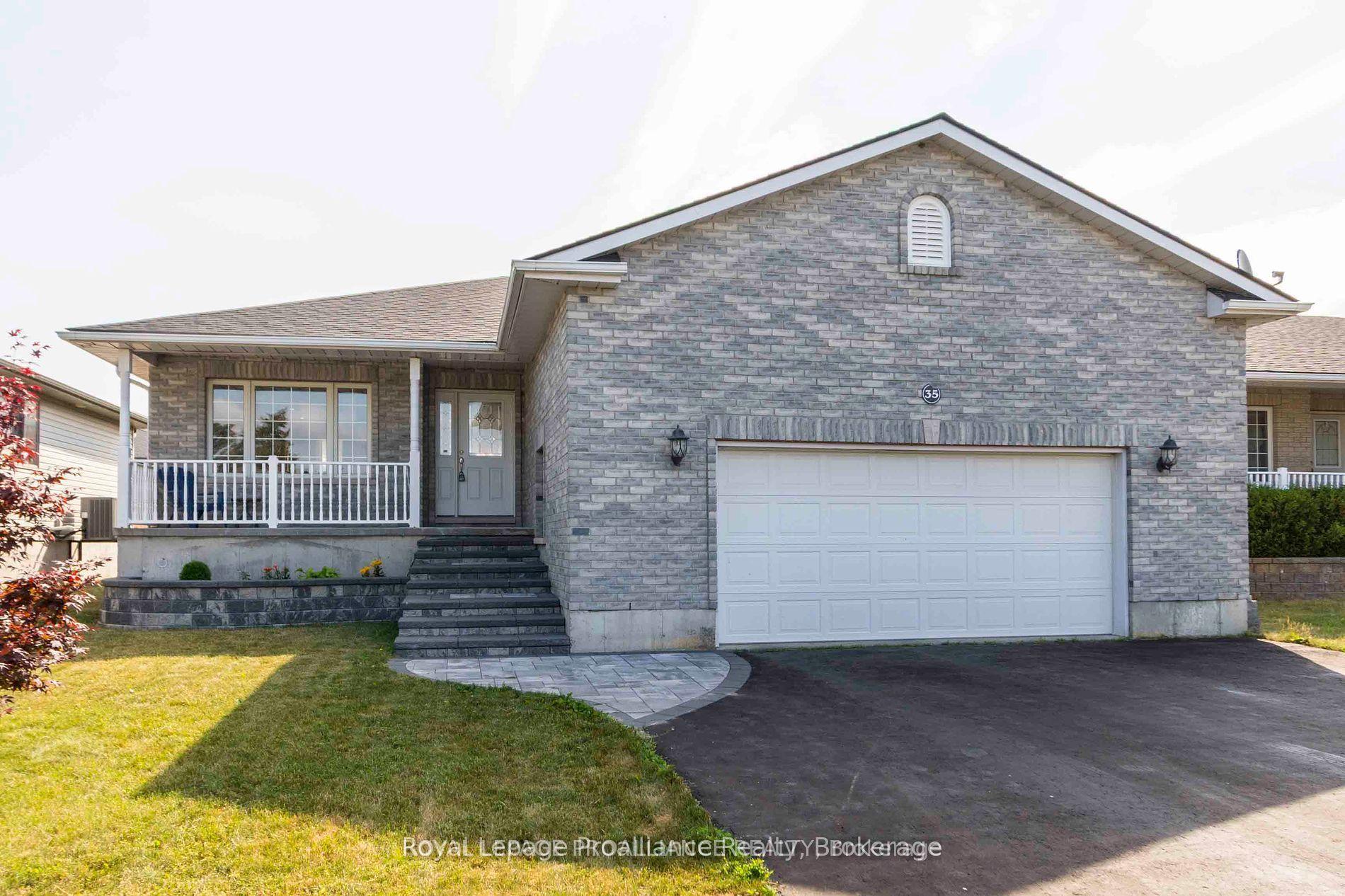 35 Forest Valley Drive — photo 1