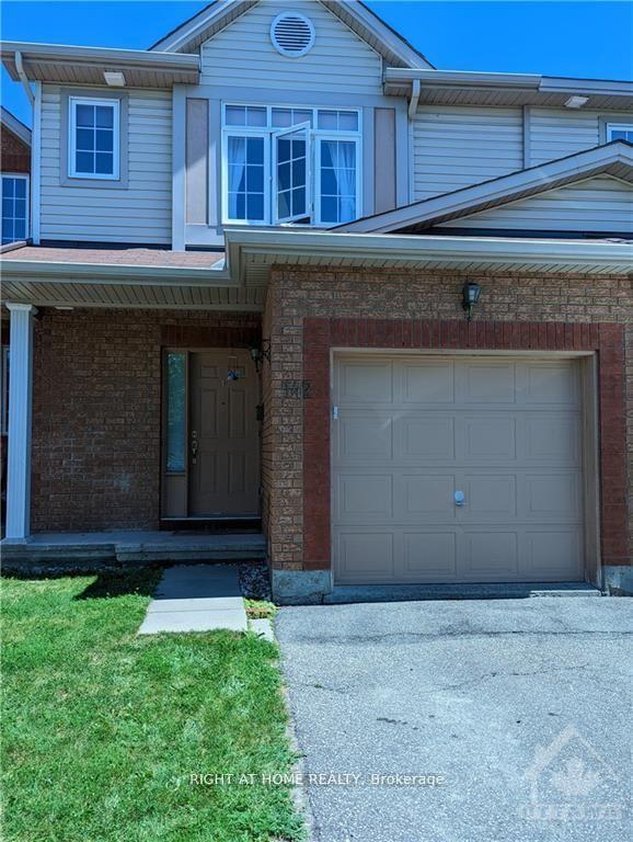 142 Lilibet Cres Crescent E — photo 1