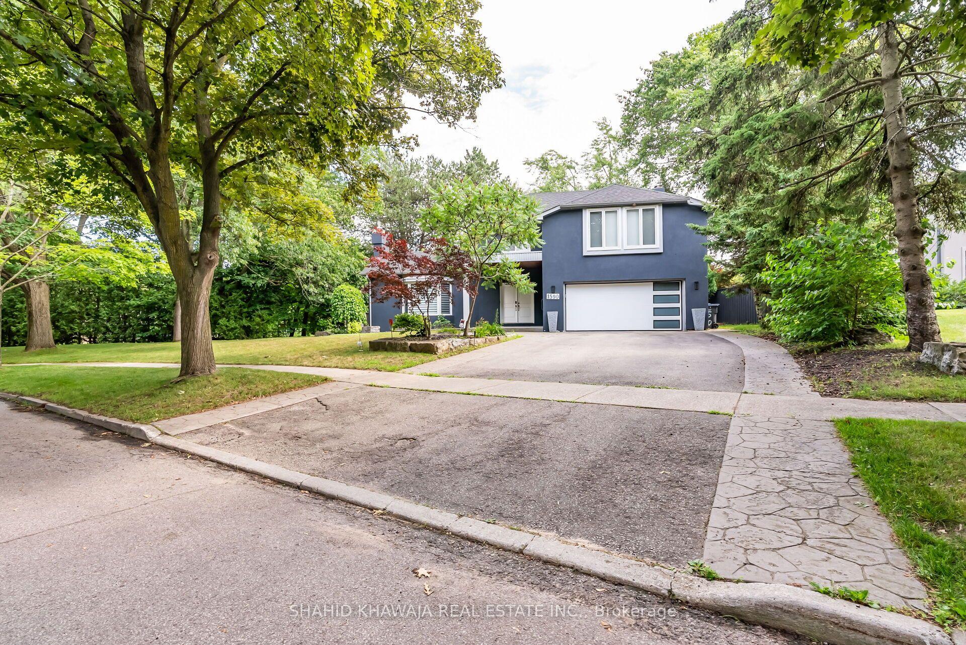 1590 Yew Street — photo 1