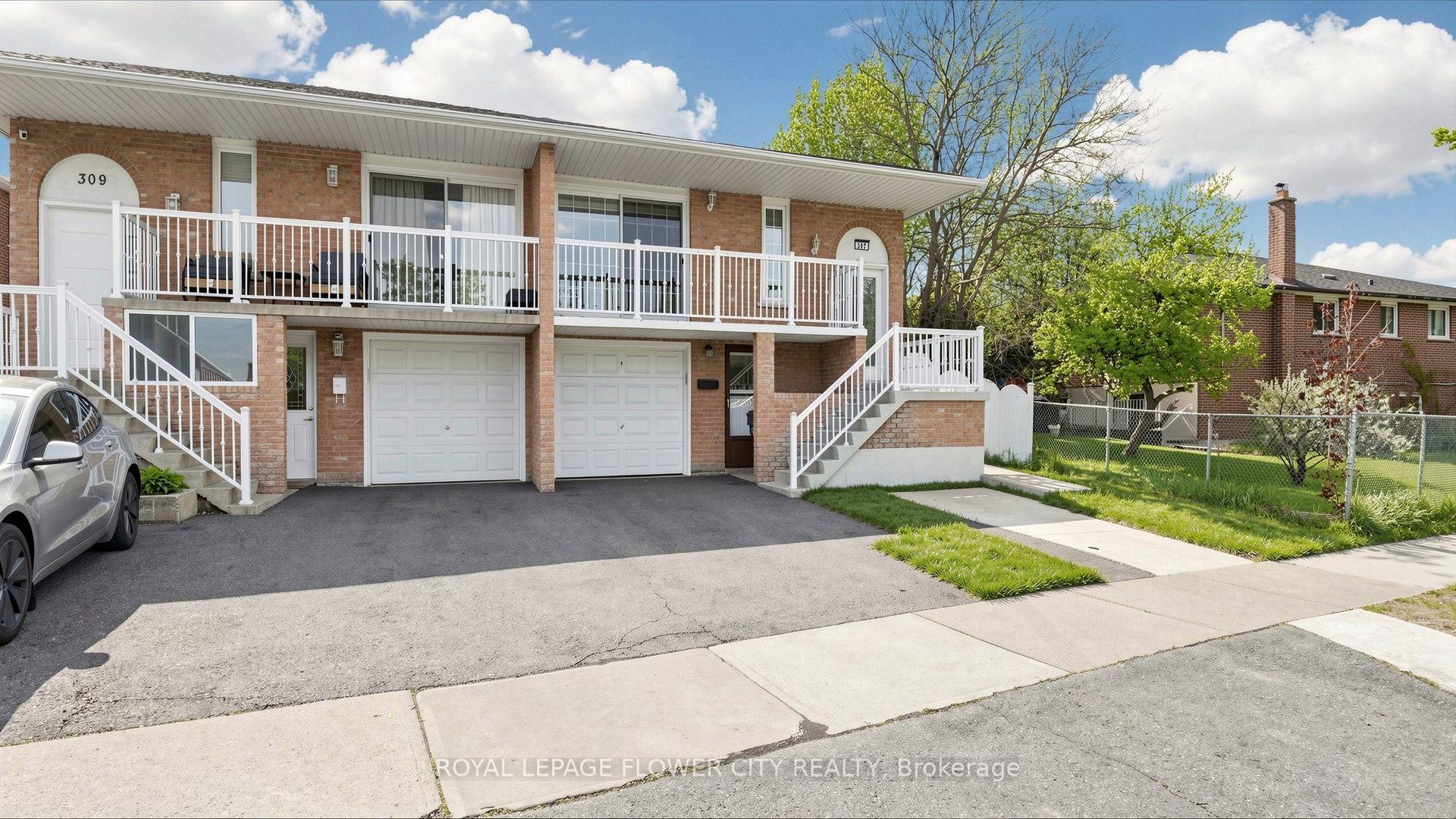 307 Royal Salisbury Way — photo 1