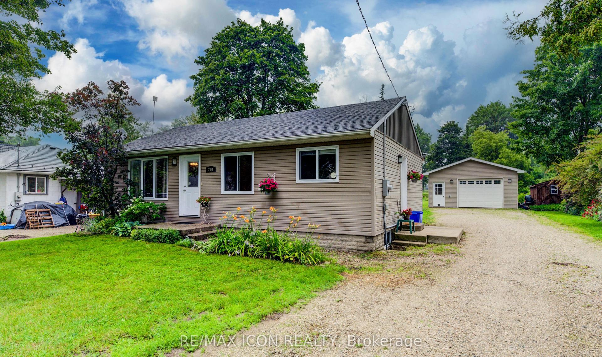 260 Egremont Street S, Wellington North — Detached for sale, photo 1