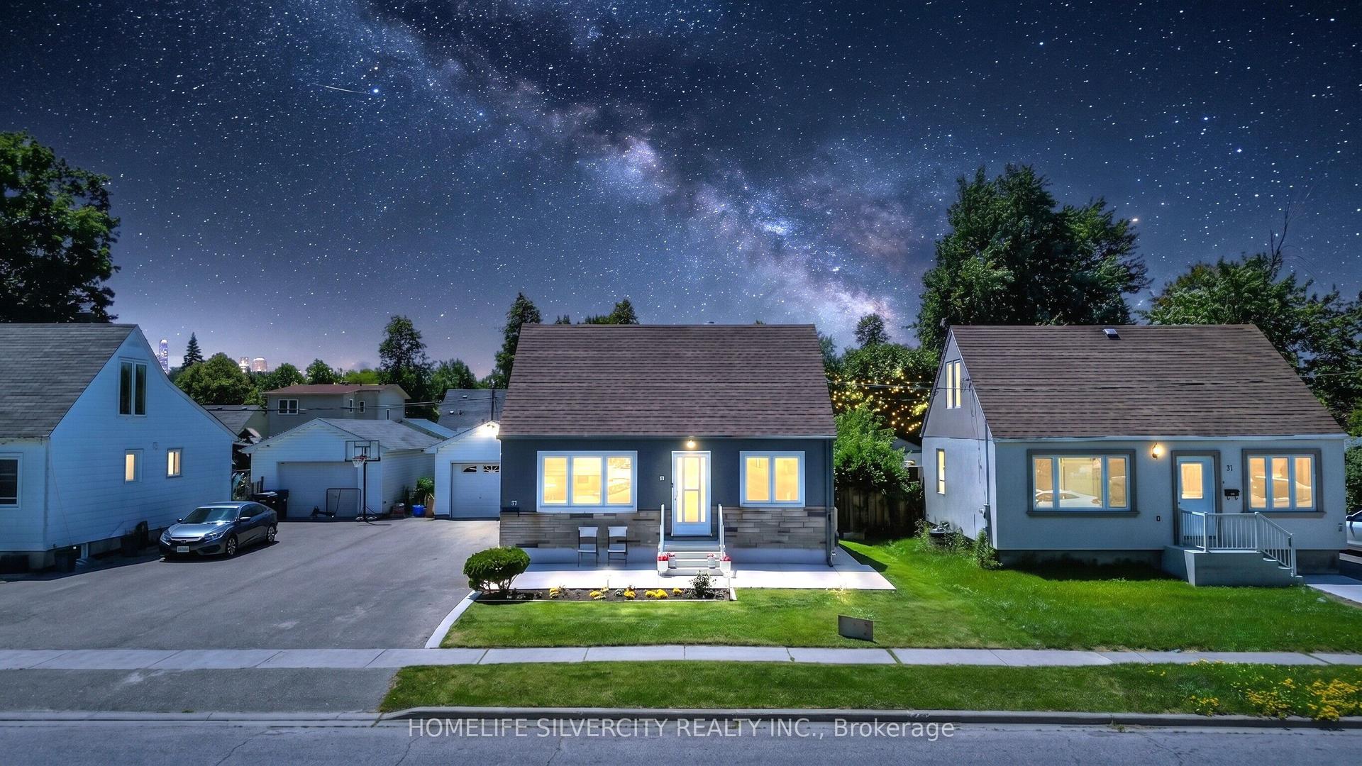 19 Pleasantview Avenue, Brampton — Detached for sale, photo 1
