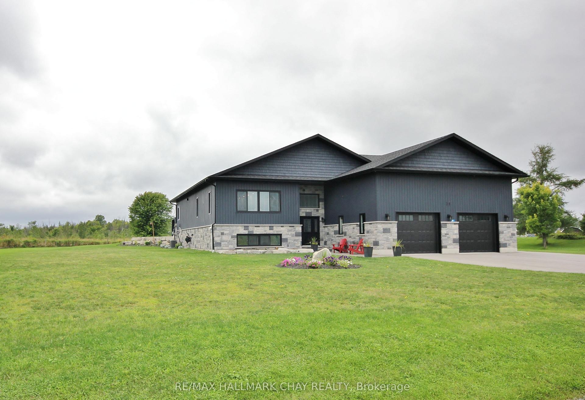 37 HILLSIDE Drive, Georgian Bay — Detached for sale, photo 1