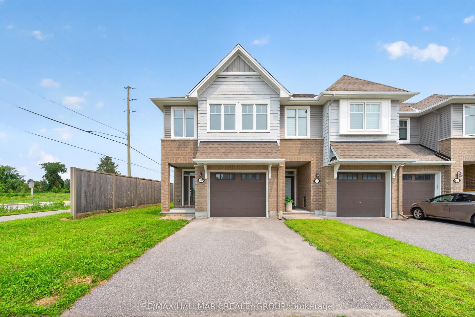 547 Muskari Street, Blossom Park - Airport and Area — Townhouse for lease, photo 1