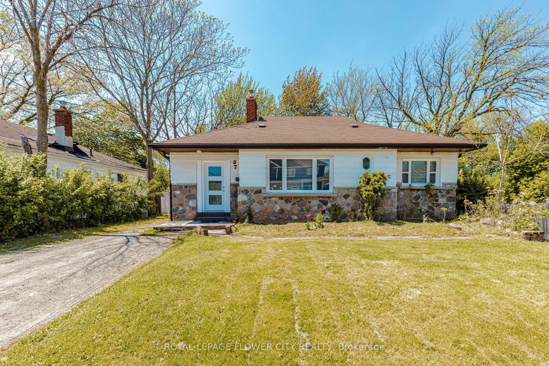 37 Warwick Road — photo 1