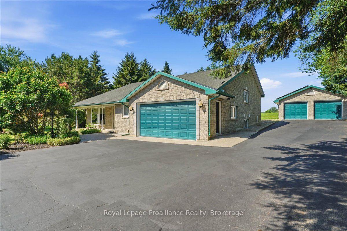 12 Experimental Farm Road, Quinte West — Detached for sale, photo 1