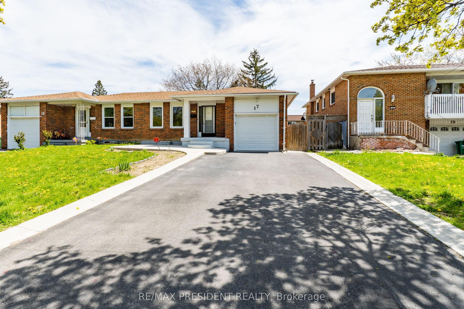 17 Manitou Crescent (Upper) #(Upper) — photo 1