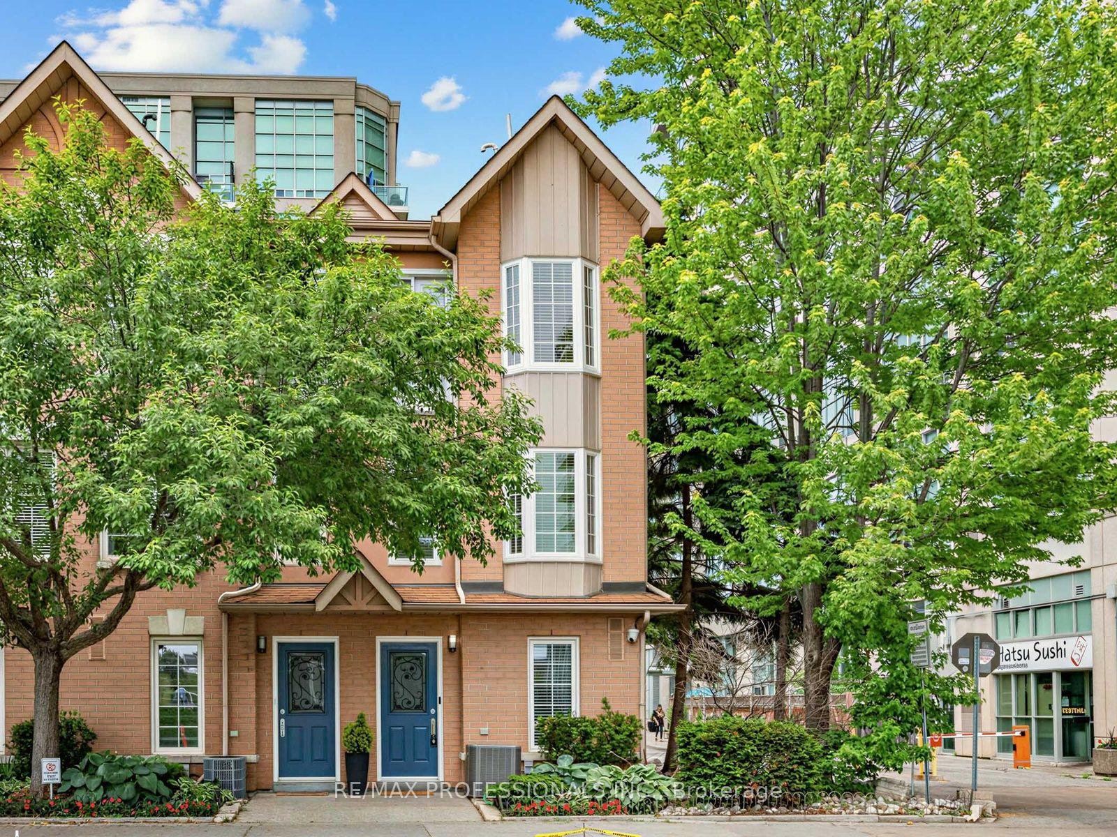 220 Manitoba Street 32 #32, Toronto — Condo Town for sale, photo 1