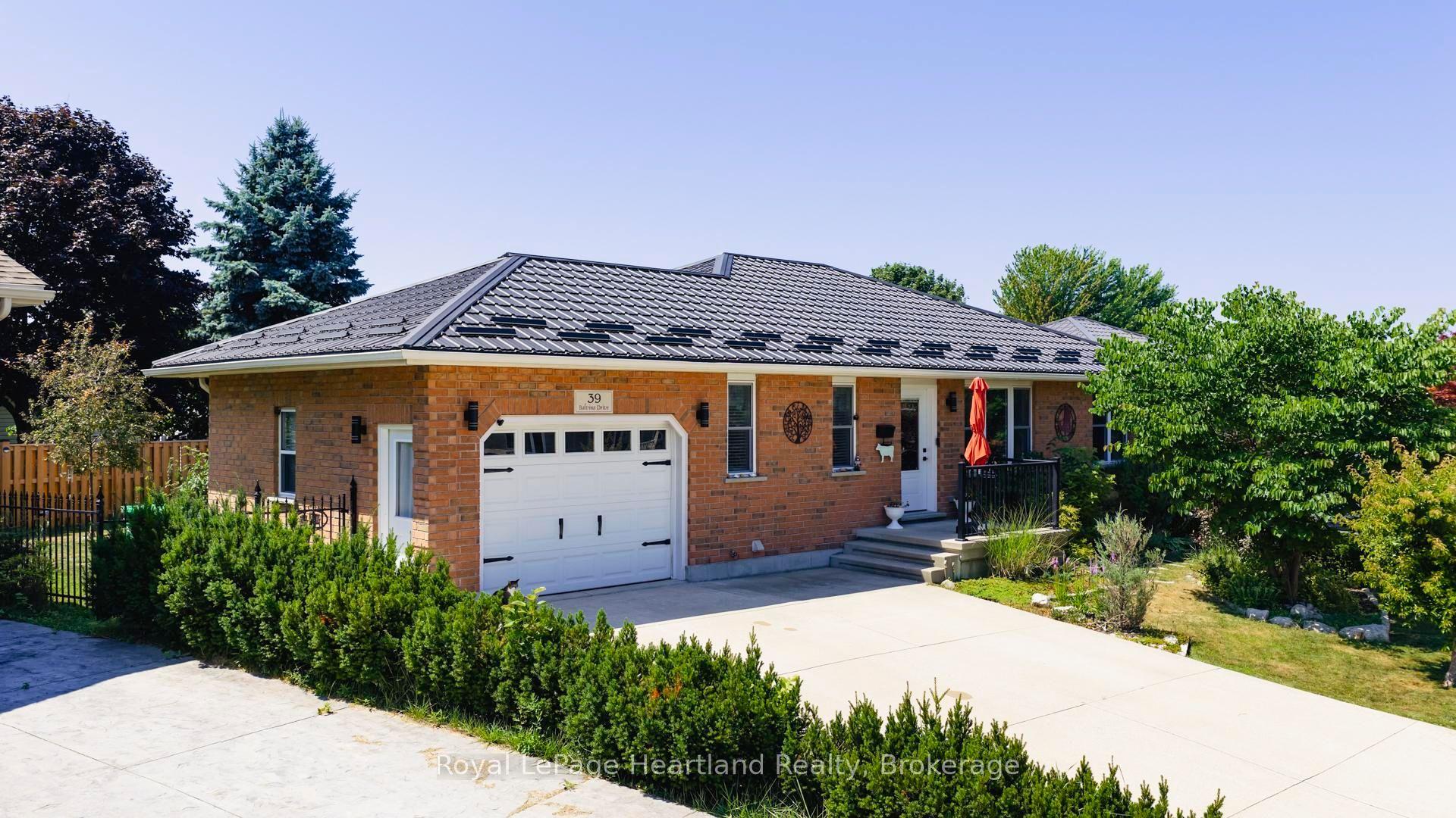 39 BALVINA Drive W, Goderich — Detached for sale, photo 1