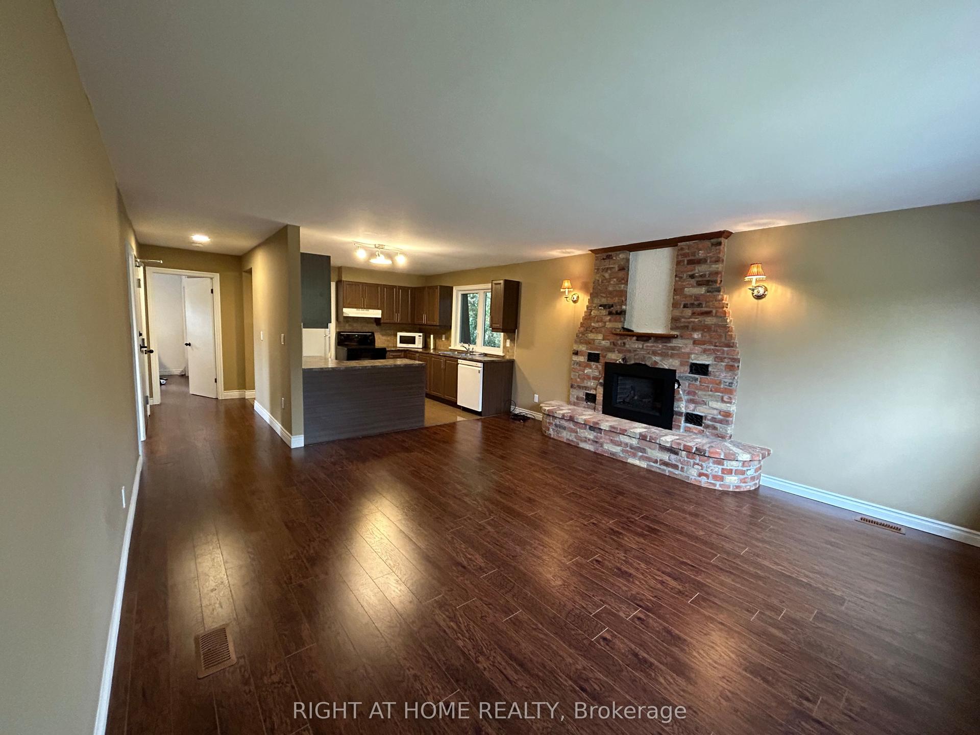 36 Aurora Heights Drive Upper Level #Upper Level, Aurora — Detached for lease, photo 1