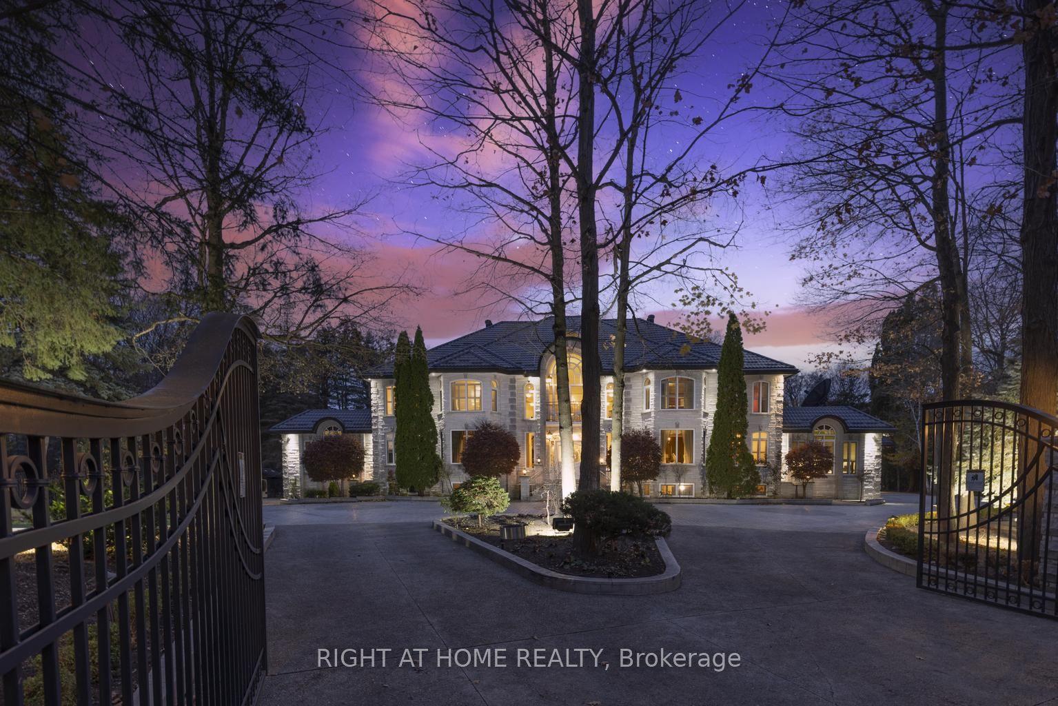 38 Sugarbush Court — photo 1