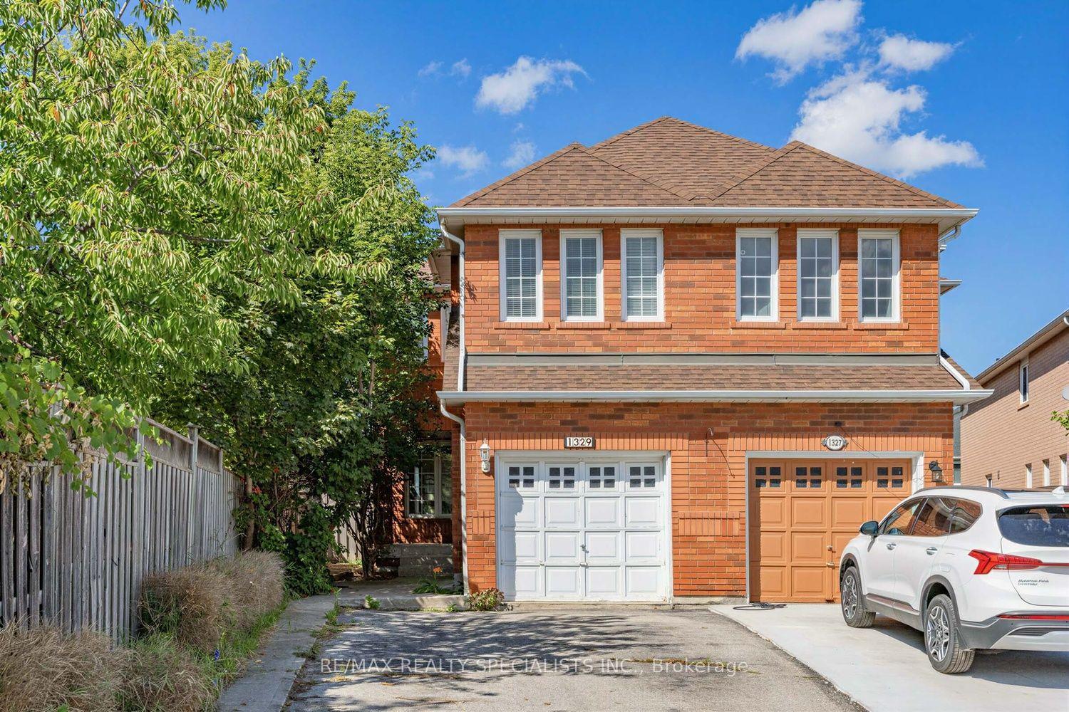 1329 Whiffletree Court, Mississauga — Semi-Detached for lease, photo 1