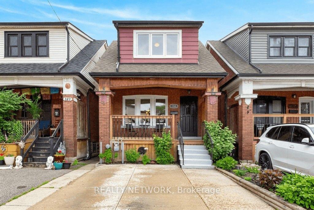 151 Connaught Avenue N — photo 1
