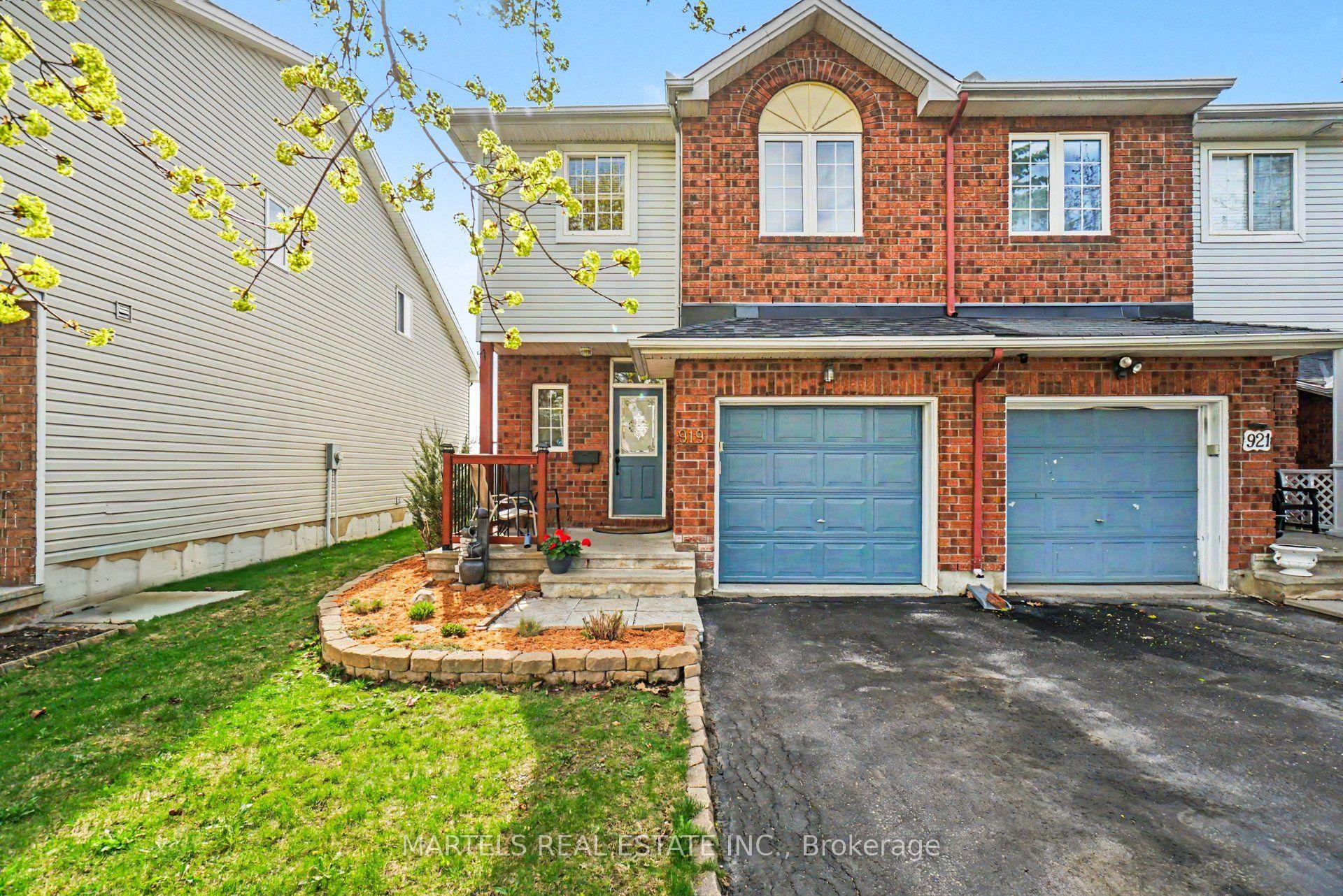 919 Markwick Crescent — photo 1
