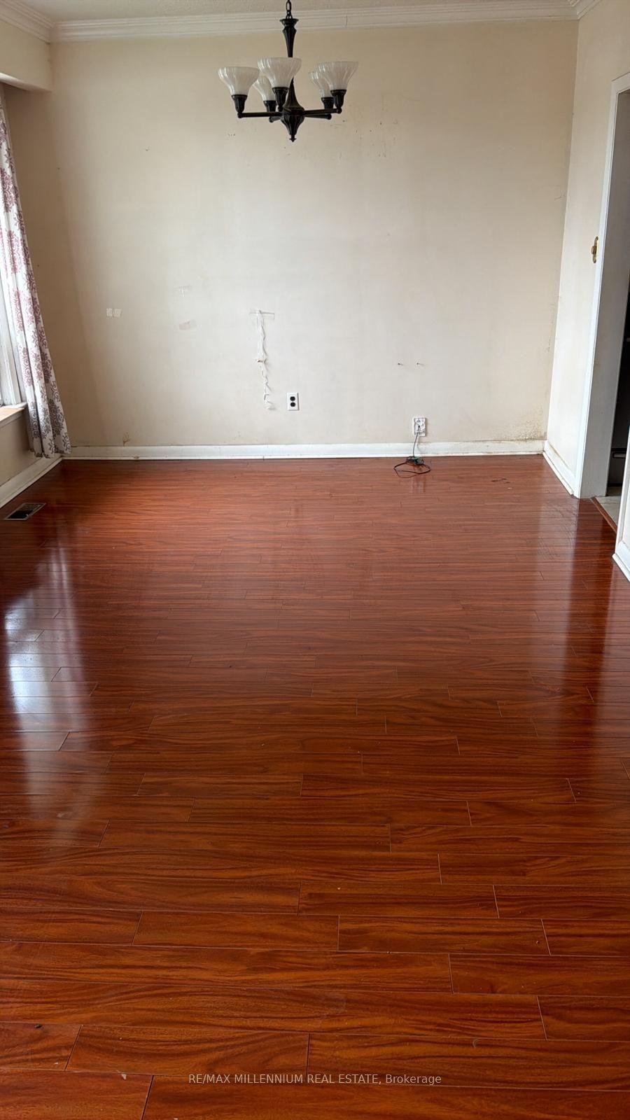 5 Brewton Road, Toronto — Detached for sale, photo 1