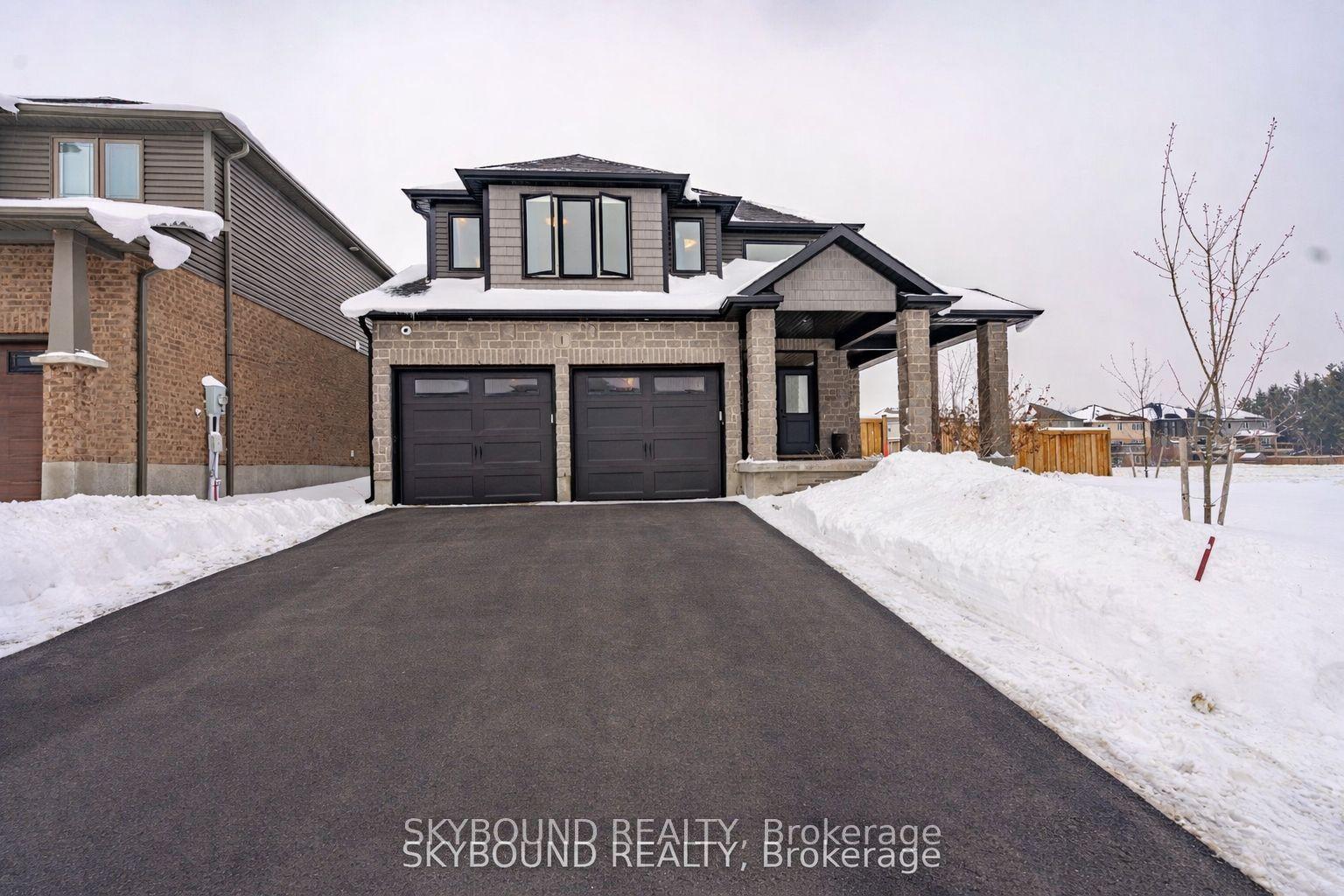 1 Tindall Crescent — photo 1