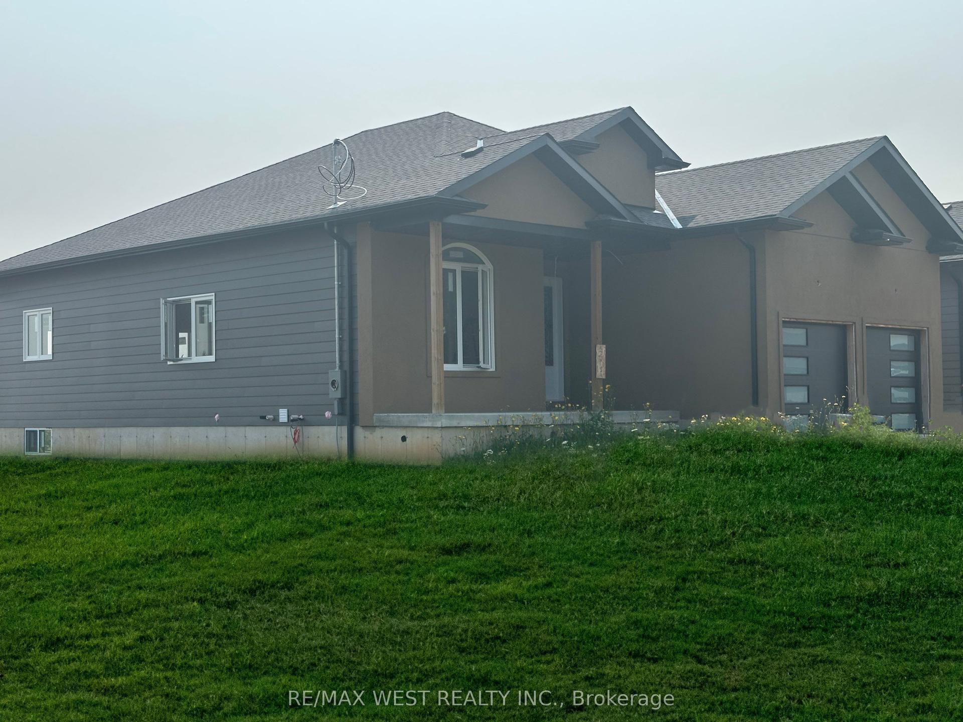 215 Forler Street — photo 1