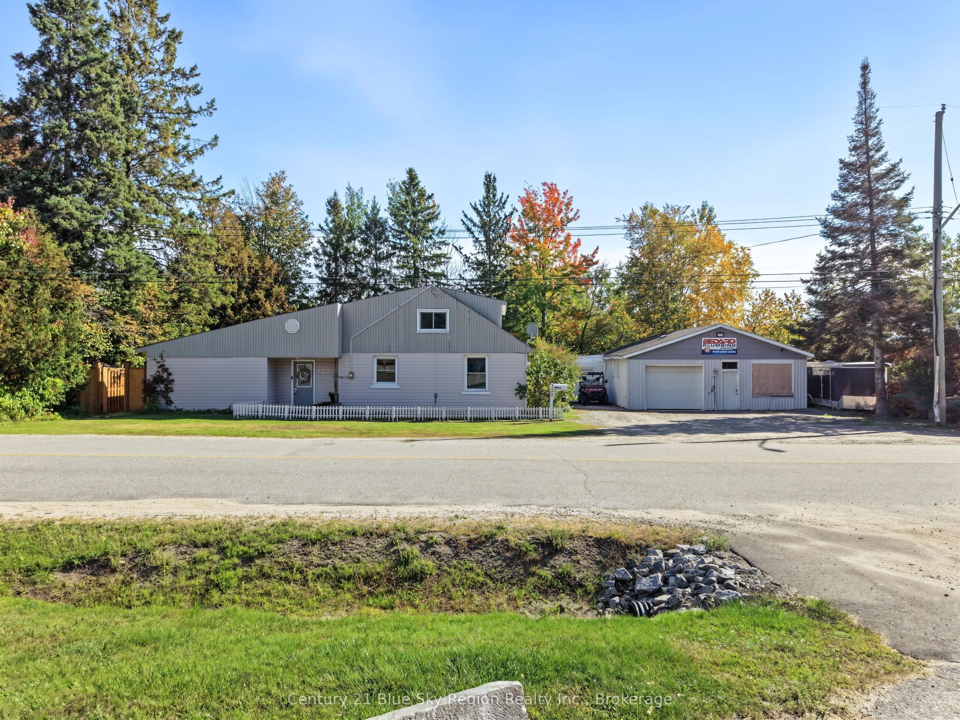 125 Golf Club Road, North Bay — Detached for sale, photo 1