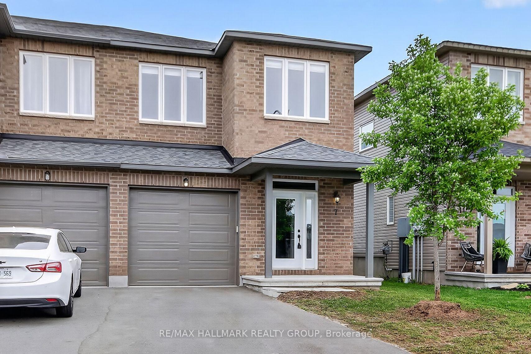 7 McPhail Road, Carleton Place — Townhouse for sale, photo 1