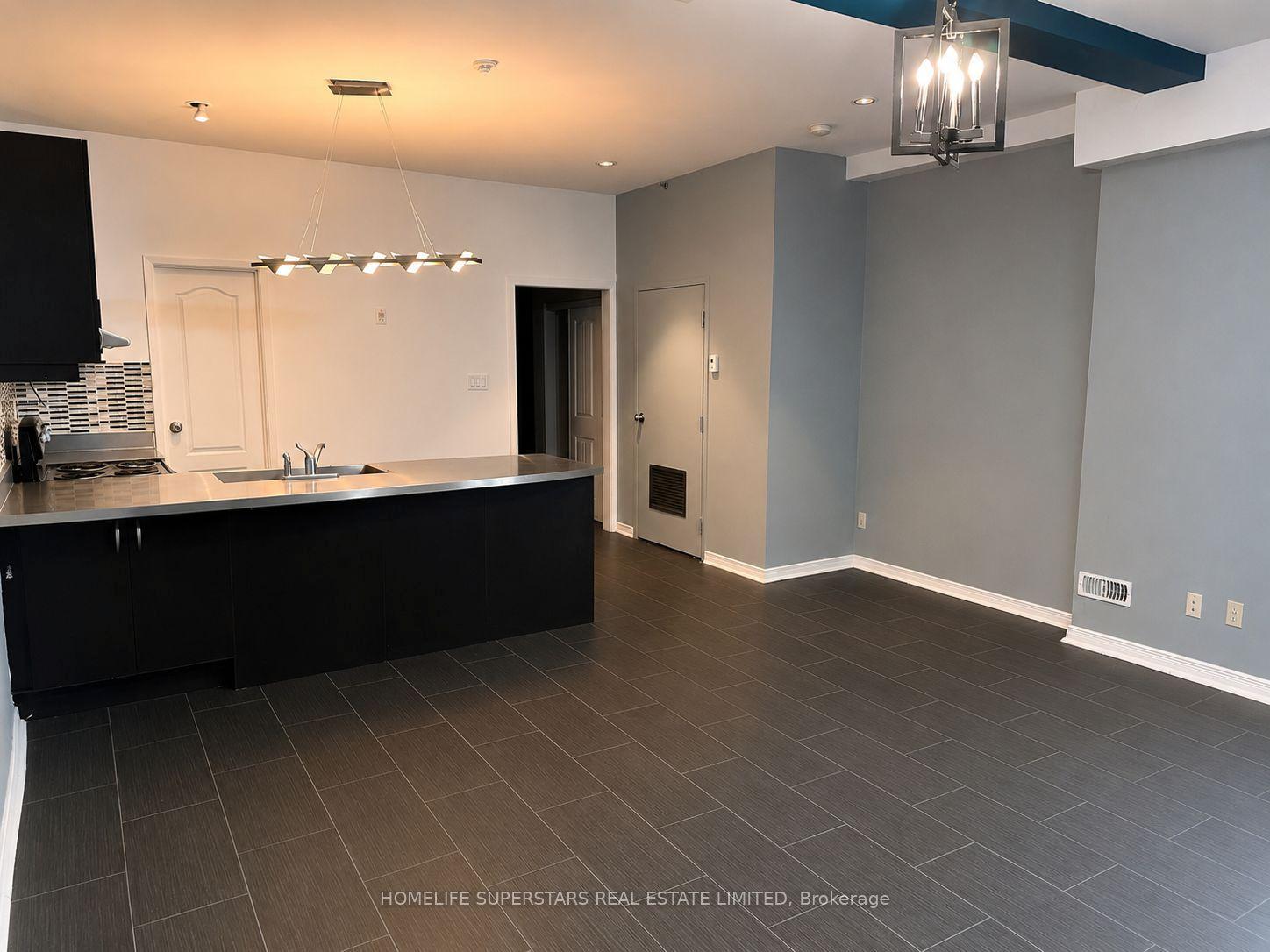 38 Kensington Place 207 #207, Toronto — Multiplex for lease, photo 1