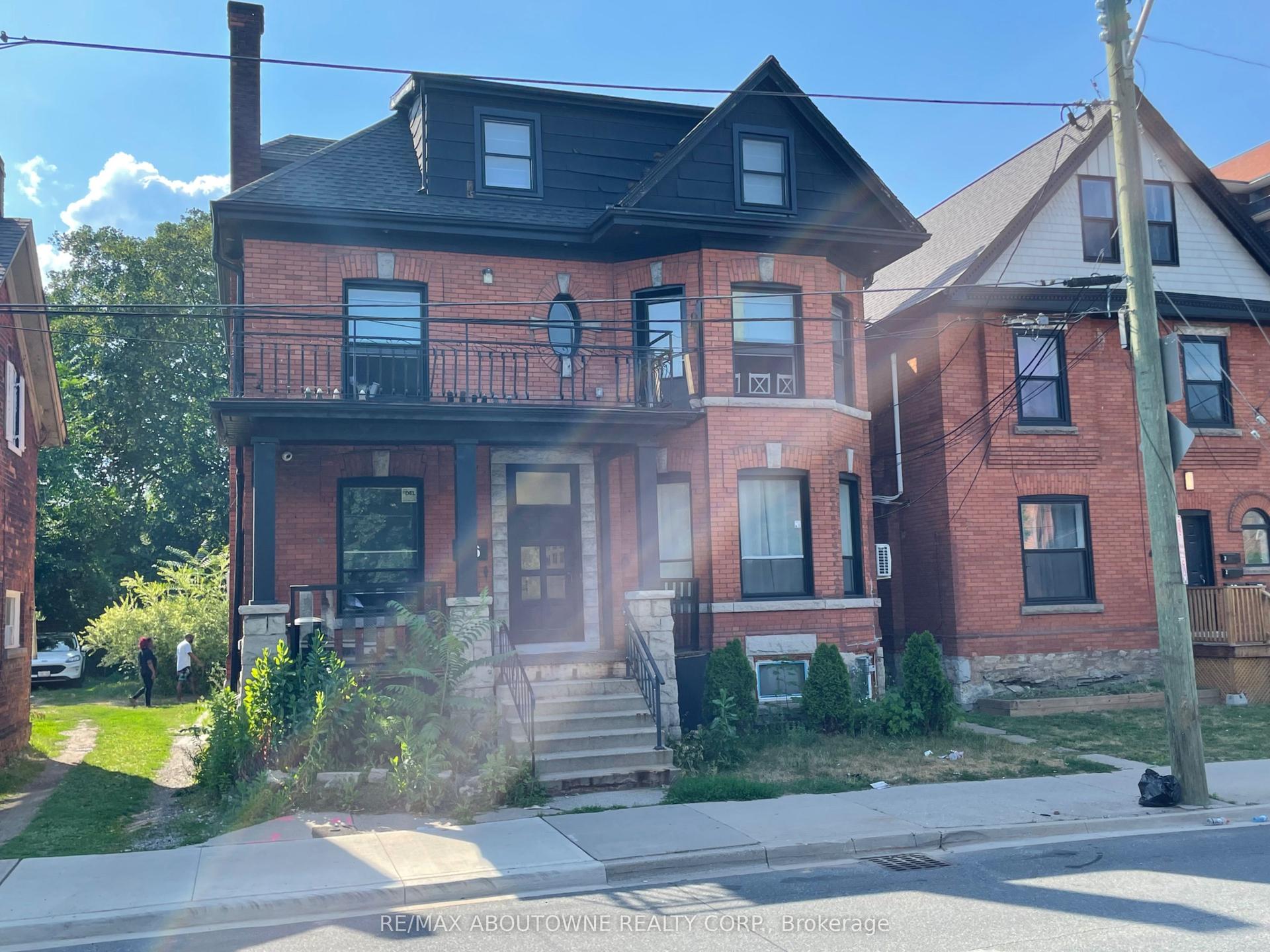 66 Wellington Street S 100 #100 — photo 1