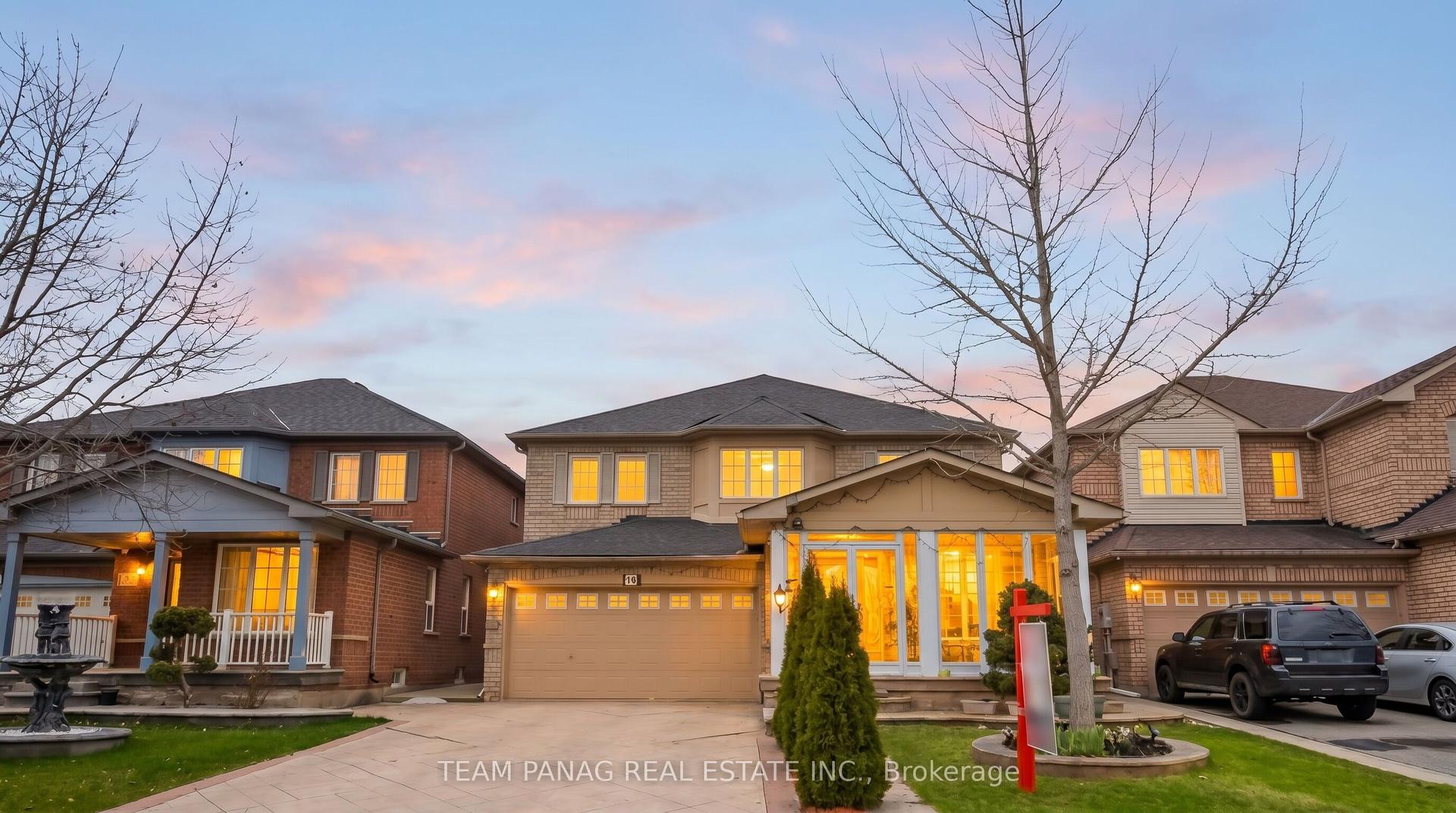 10 Hollowgrove Boulevard — photo 1