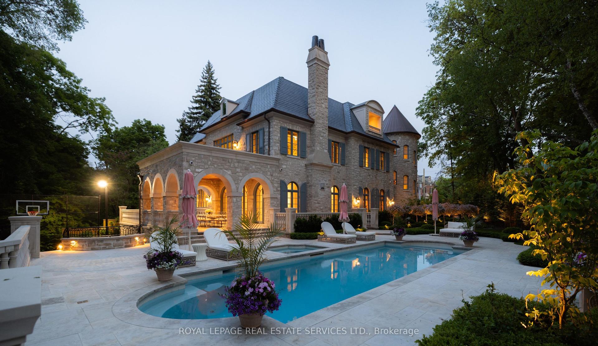 221 Forest Hill Road, Toronto — Detached for sale, photo 1