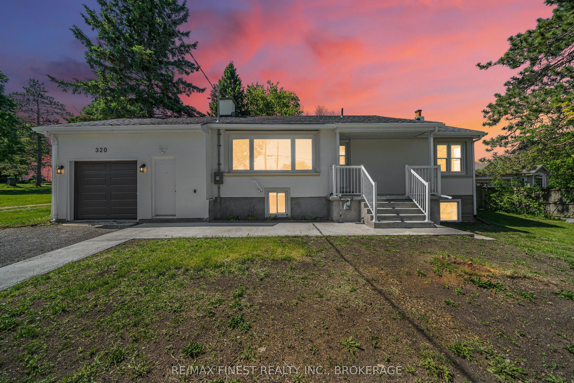 320 Academy Street, Loyalist — Detached for sale, photo 1