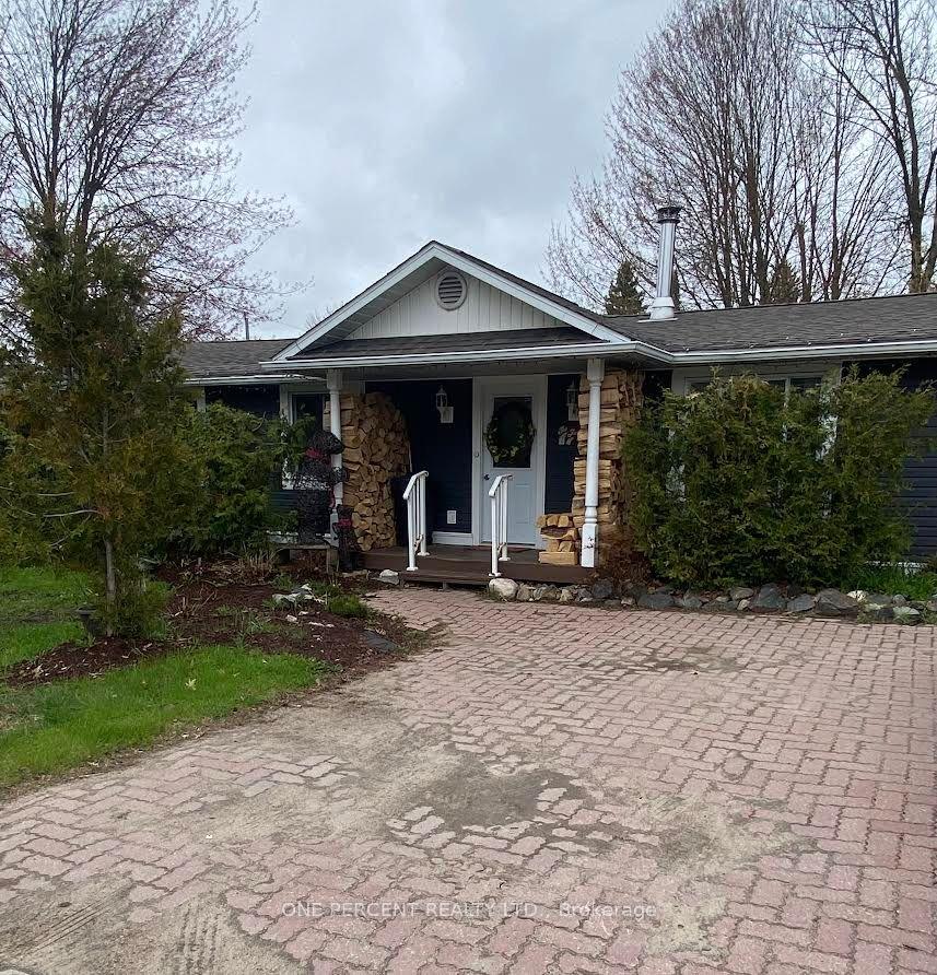 25 Wellington Street — photo 1