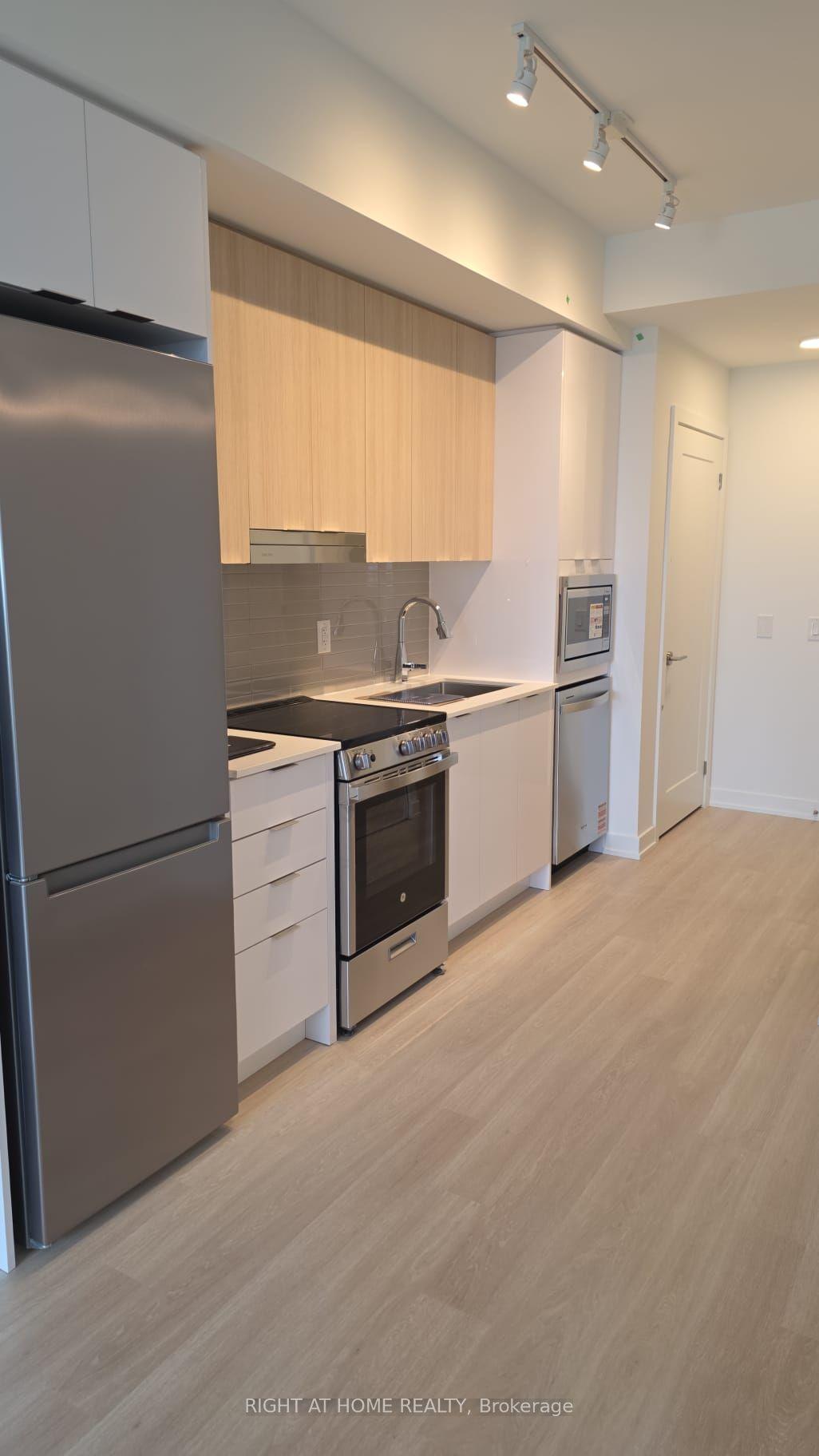 5105 Hurontario Street 2109 #2109, Mississauga — Condo for lease, photo 1