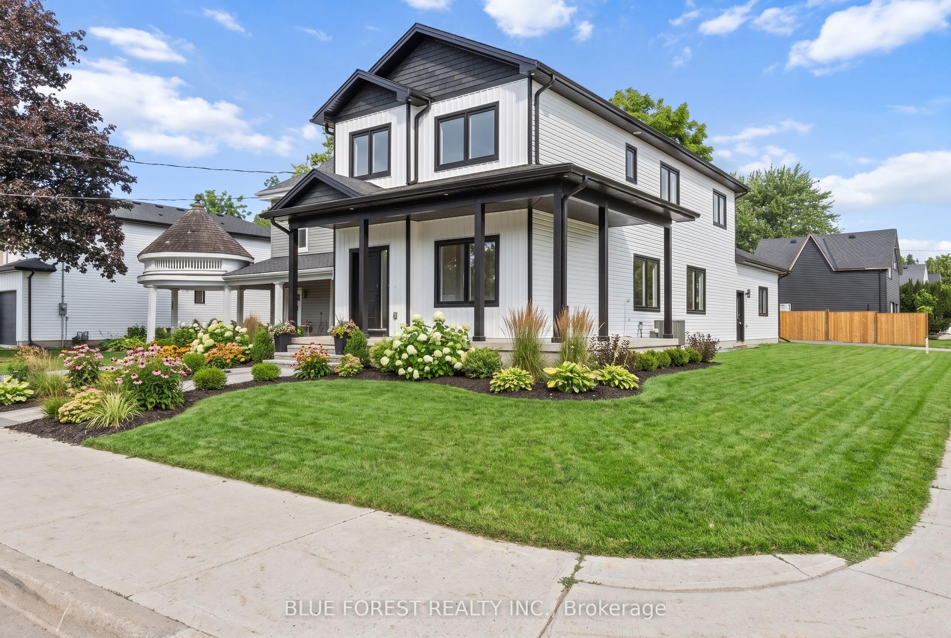 198 McRae Street, Southwest Middlesex — Detached for sale, photo 1