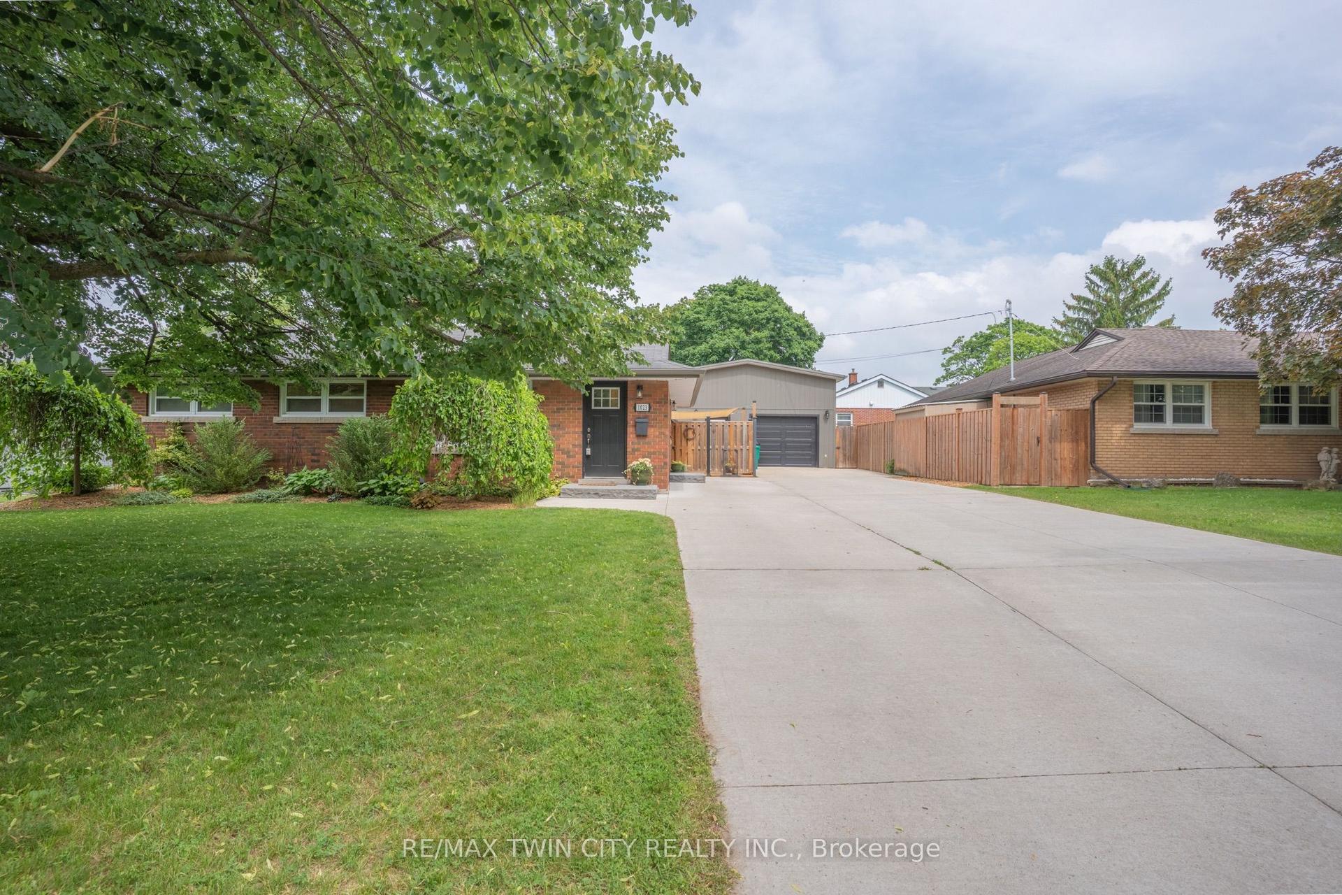 1023 Rose Street — photo 1