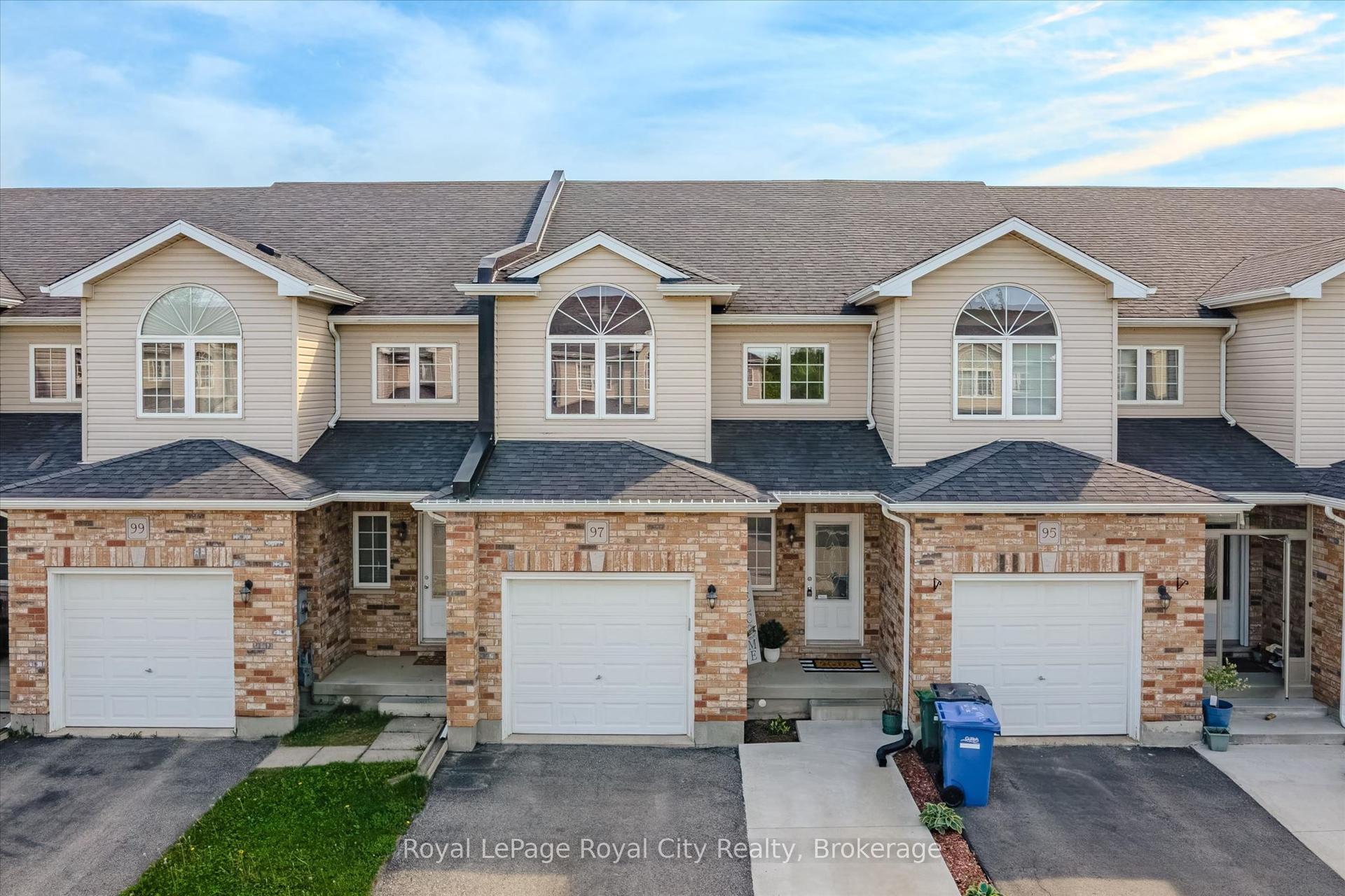 97 Mussen Street, Guelph — Townhouse for sale, photo 1