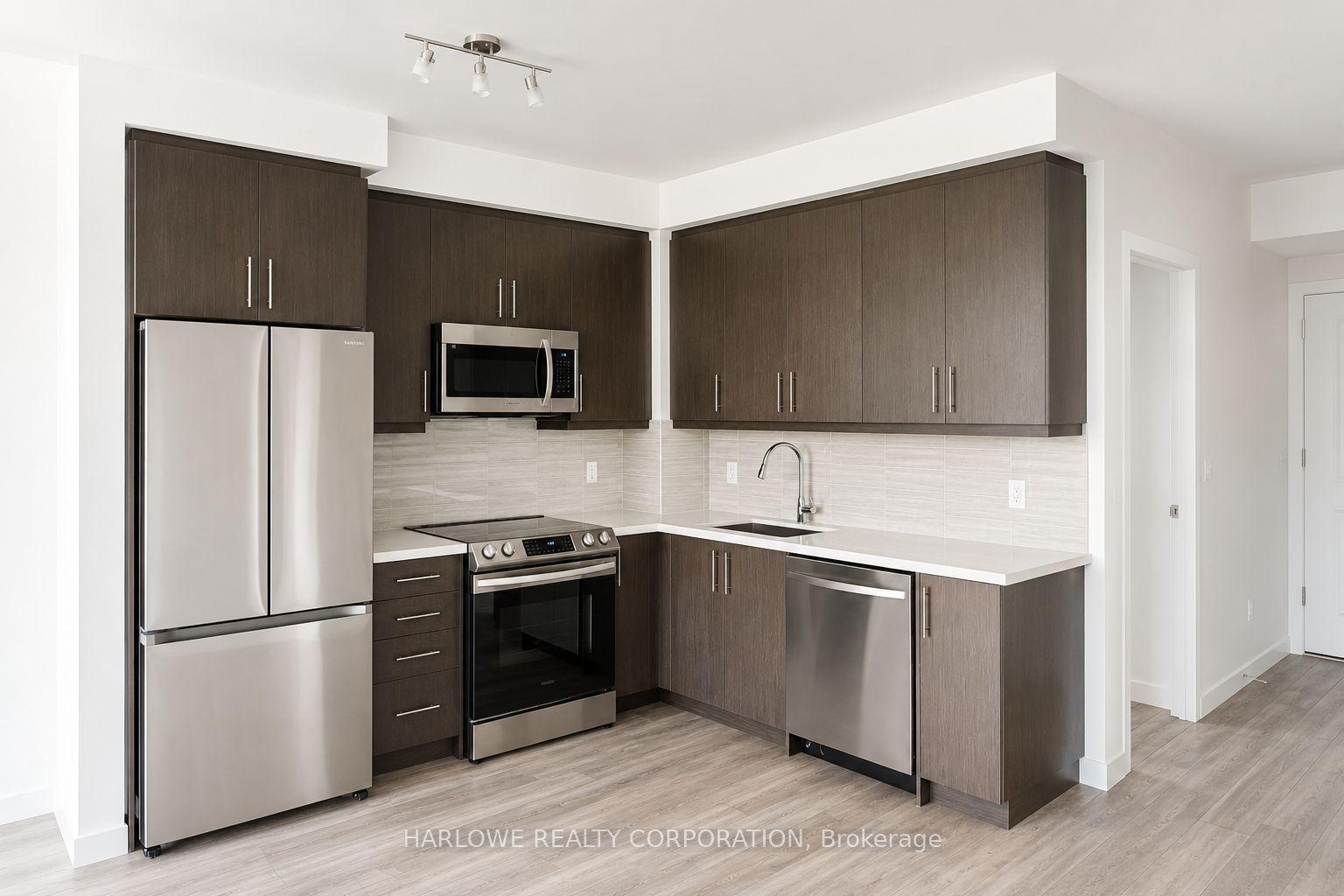105 Oneida Crescent 1607 #1607, Richmond Hill — Condo for lease, photo 1