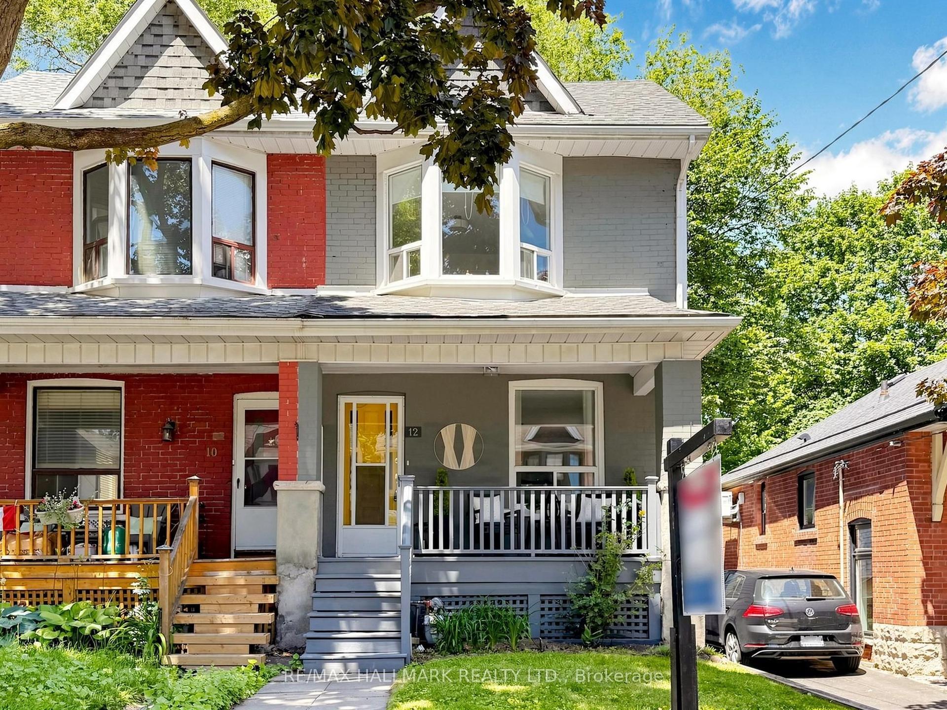 12 Richard Avenue — photo 1