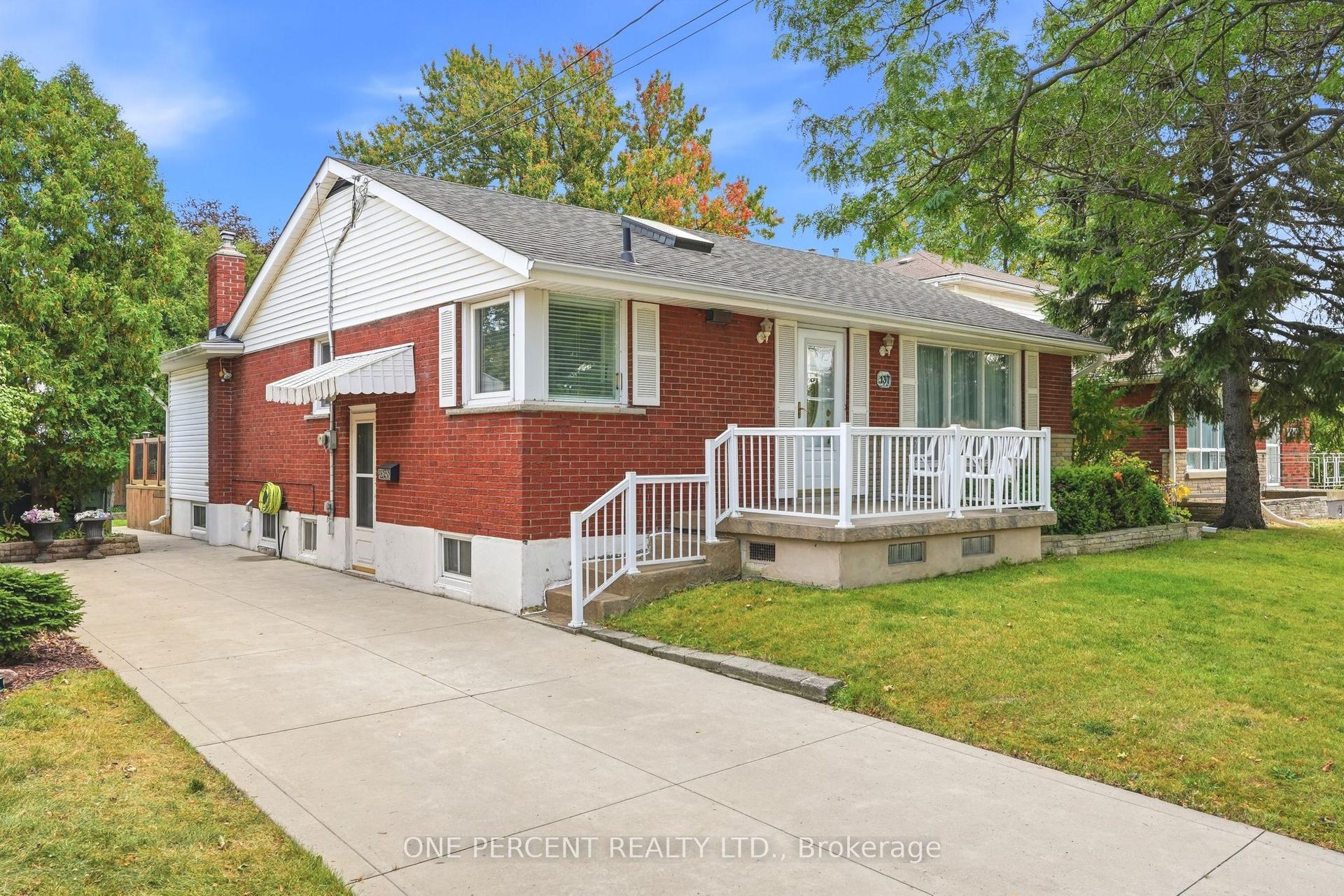 137 Terrace Drive, Hamilton — Detached for sale, photo 1