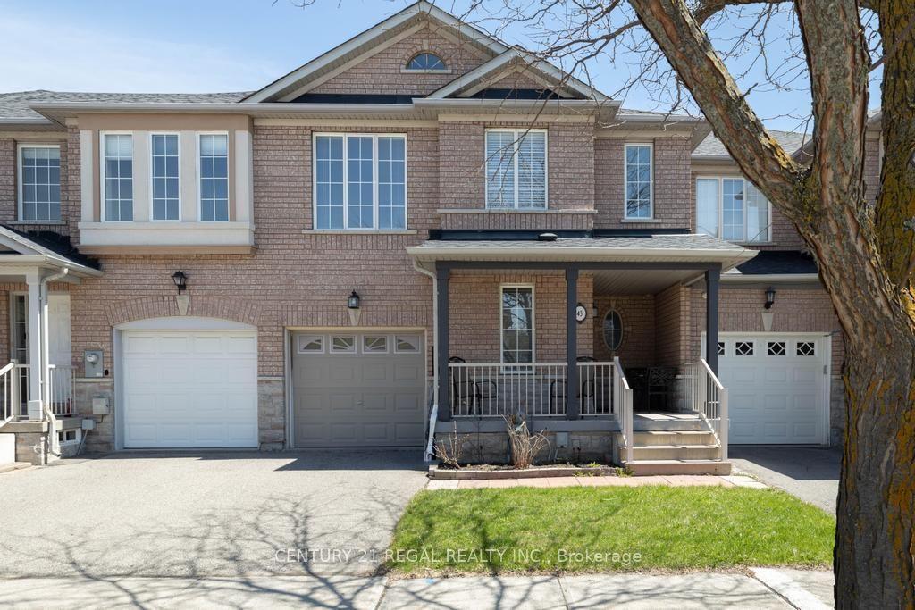 43 Waterton Crescent, Richmond Hill — Townhouse for sale, photo 1