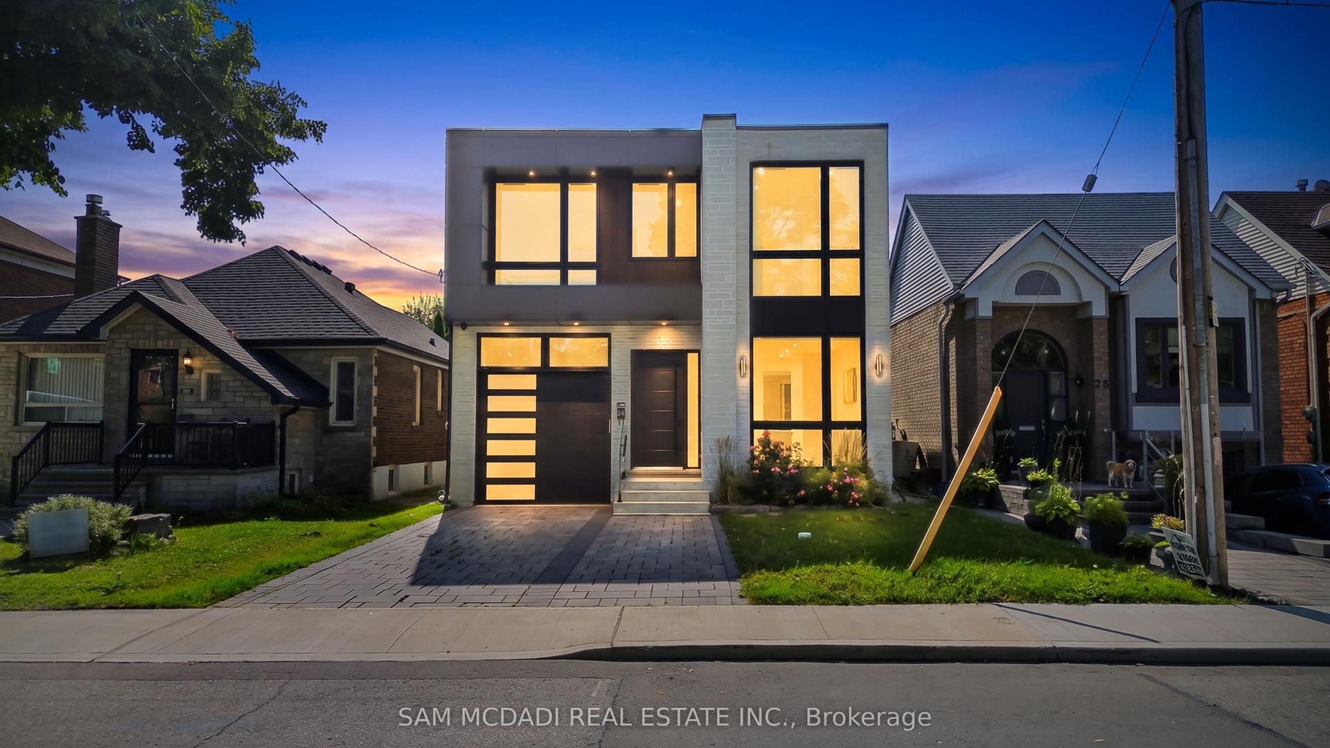 24 Twenty First Street, Toronto — Detached for sale, photo 1