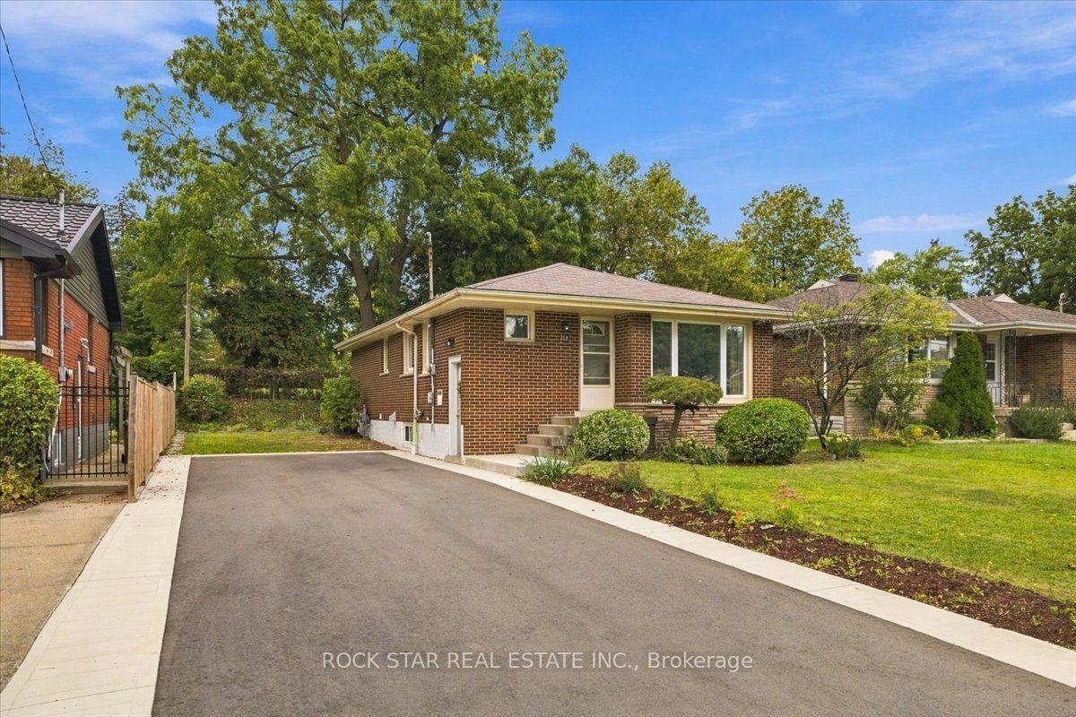 212 West 33rd Street, Hamilton — Detached for sale, photo 1