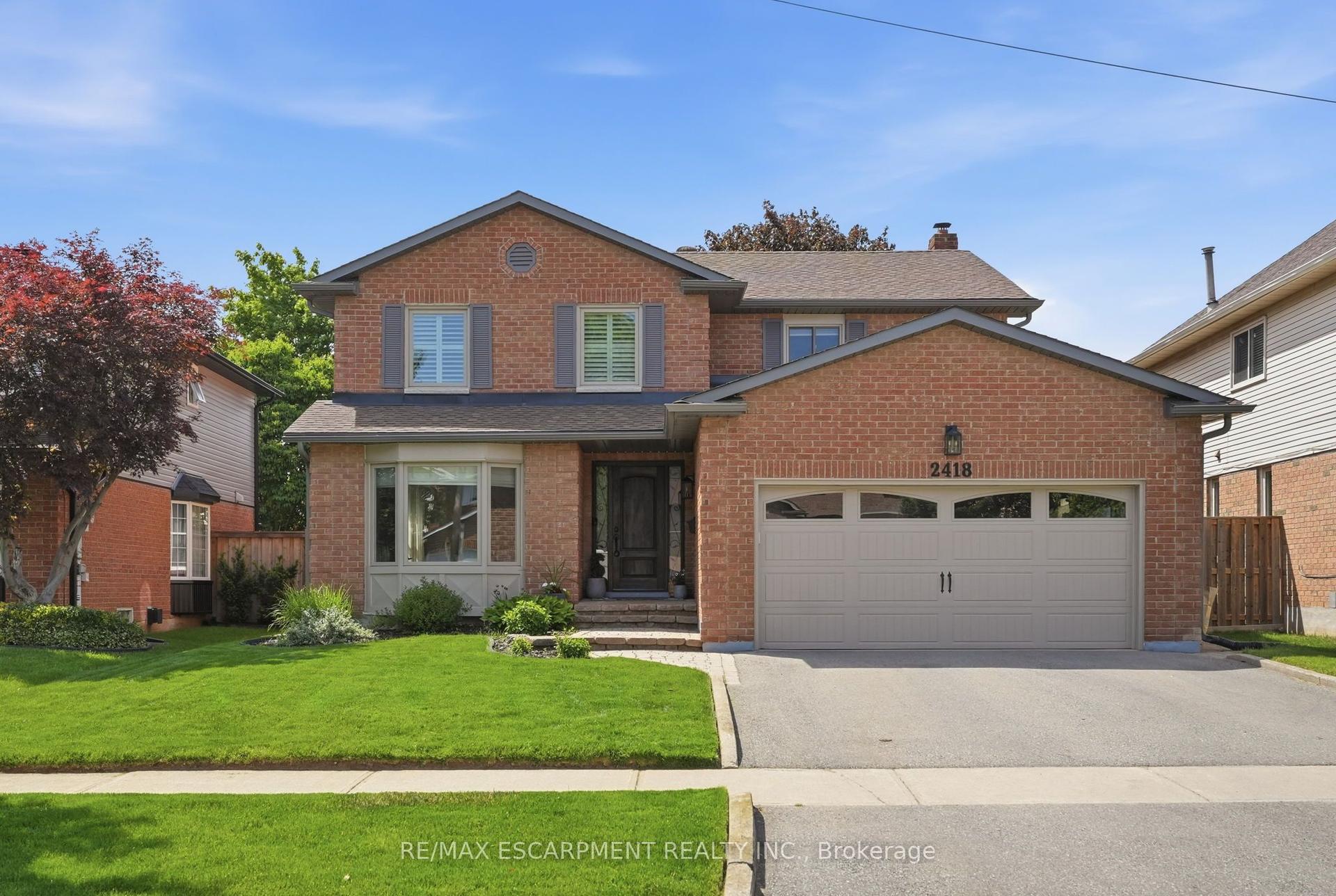 2418 BUTTERNUT Crescent — photo 1