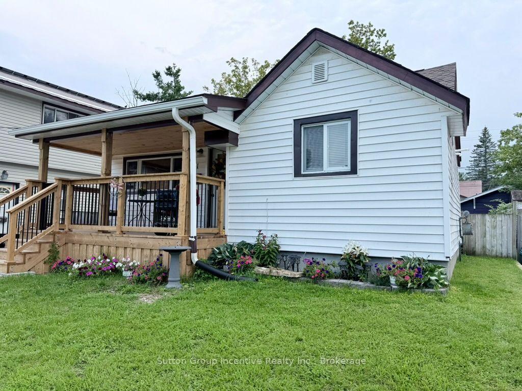 341 Saint Jean Street, Orillia — Detached for sale, photo 1