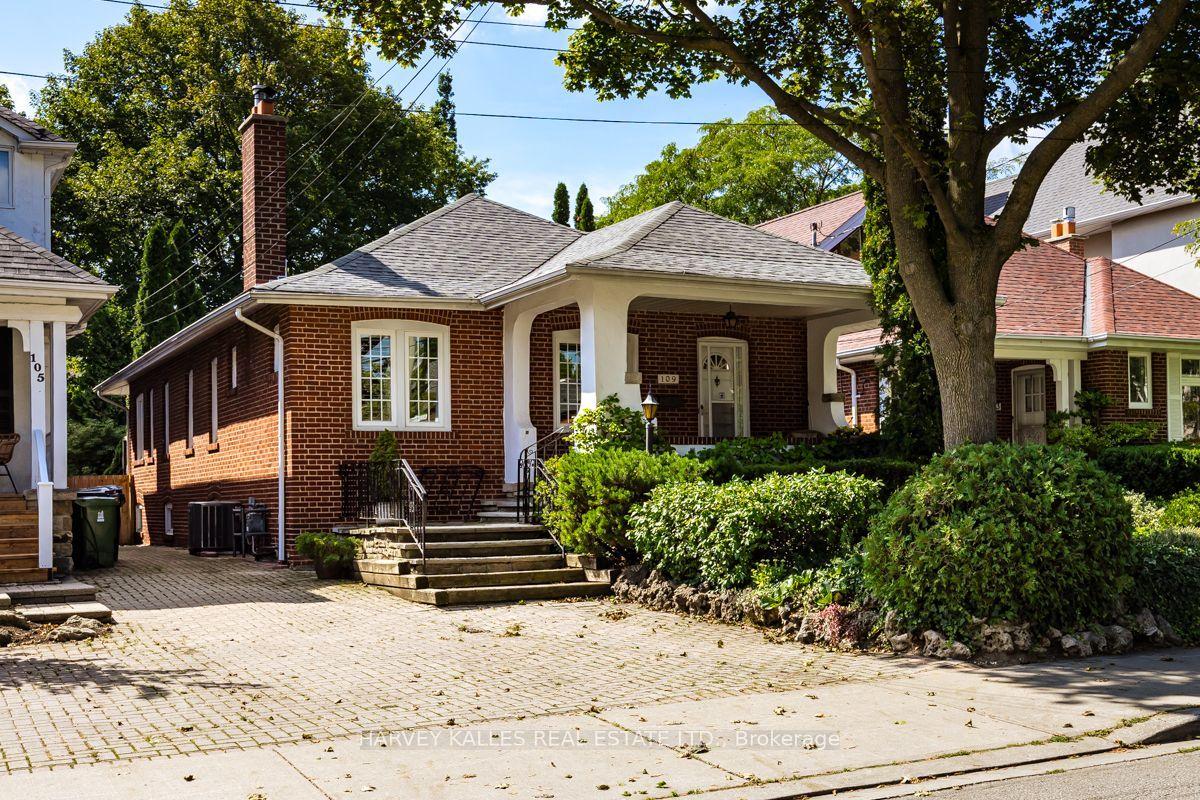 109 Old Orchard Grove, Toronto — Detached for sale, photo 1