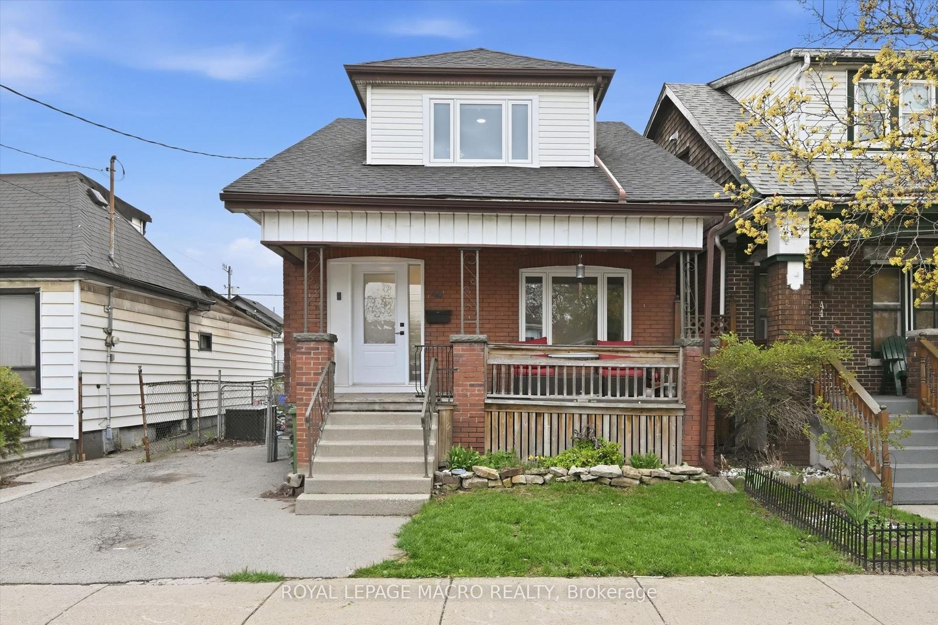 46 Mayflower Avenue — photo 1