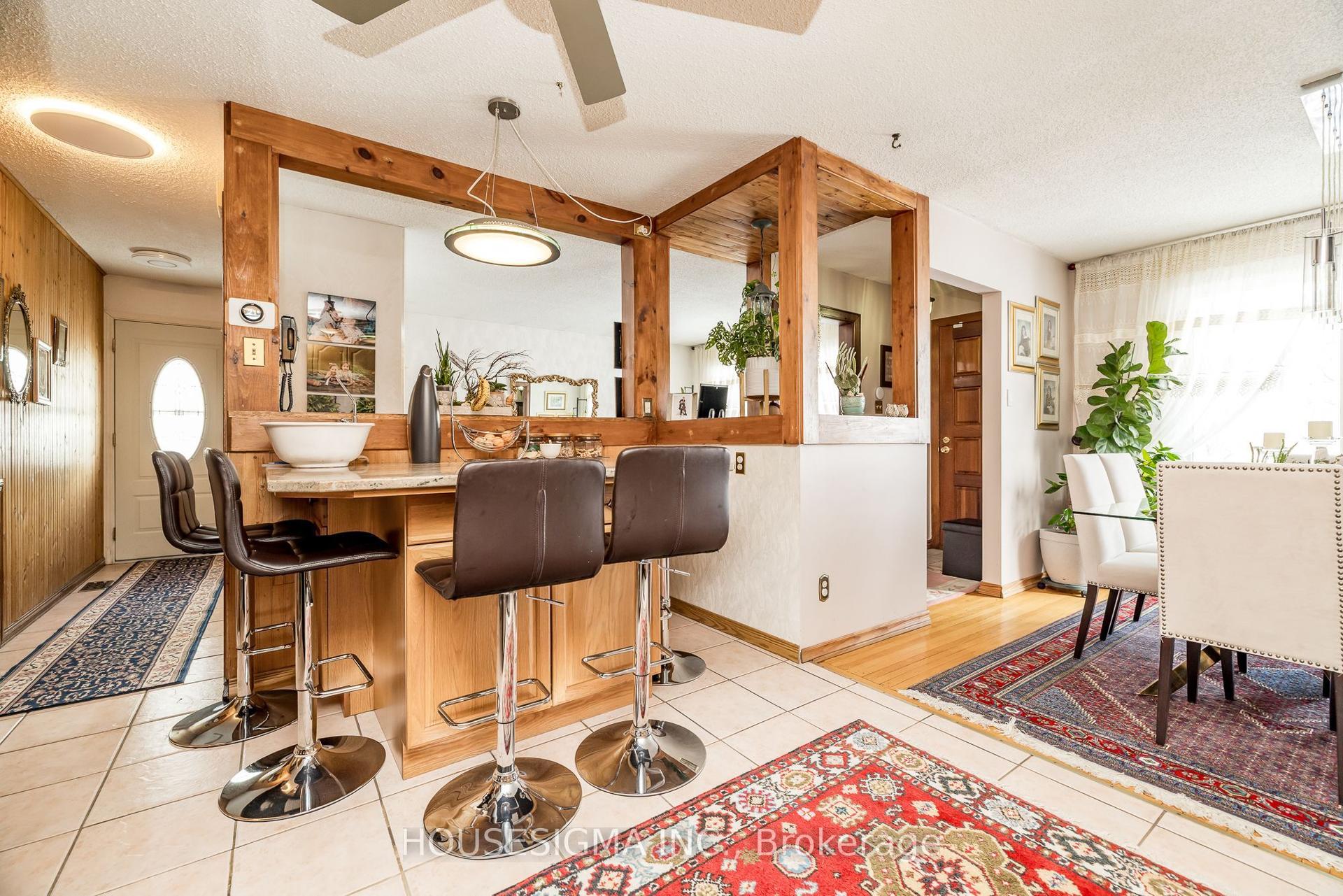 994 Charlton Drive — photo 1