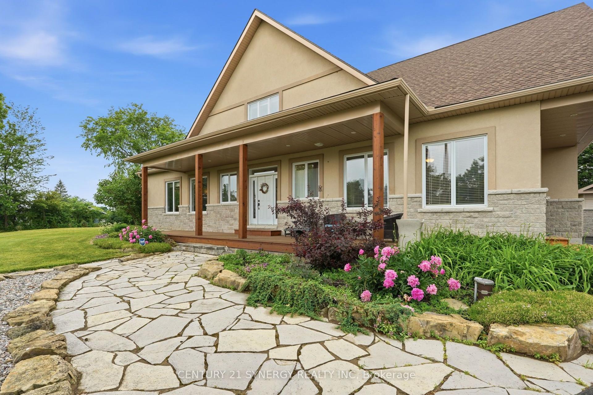 8279 Nova Lux Way, Greely - Metcalfe - Osgoode - Vernon and Area — Detached for sale, photo 1