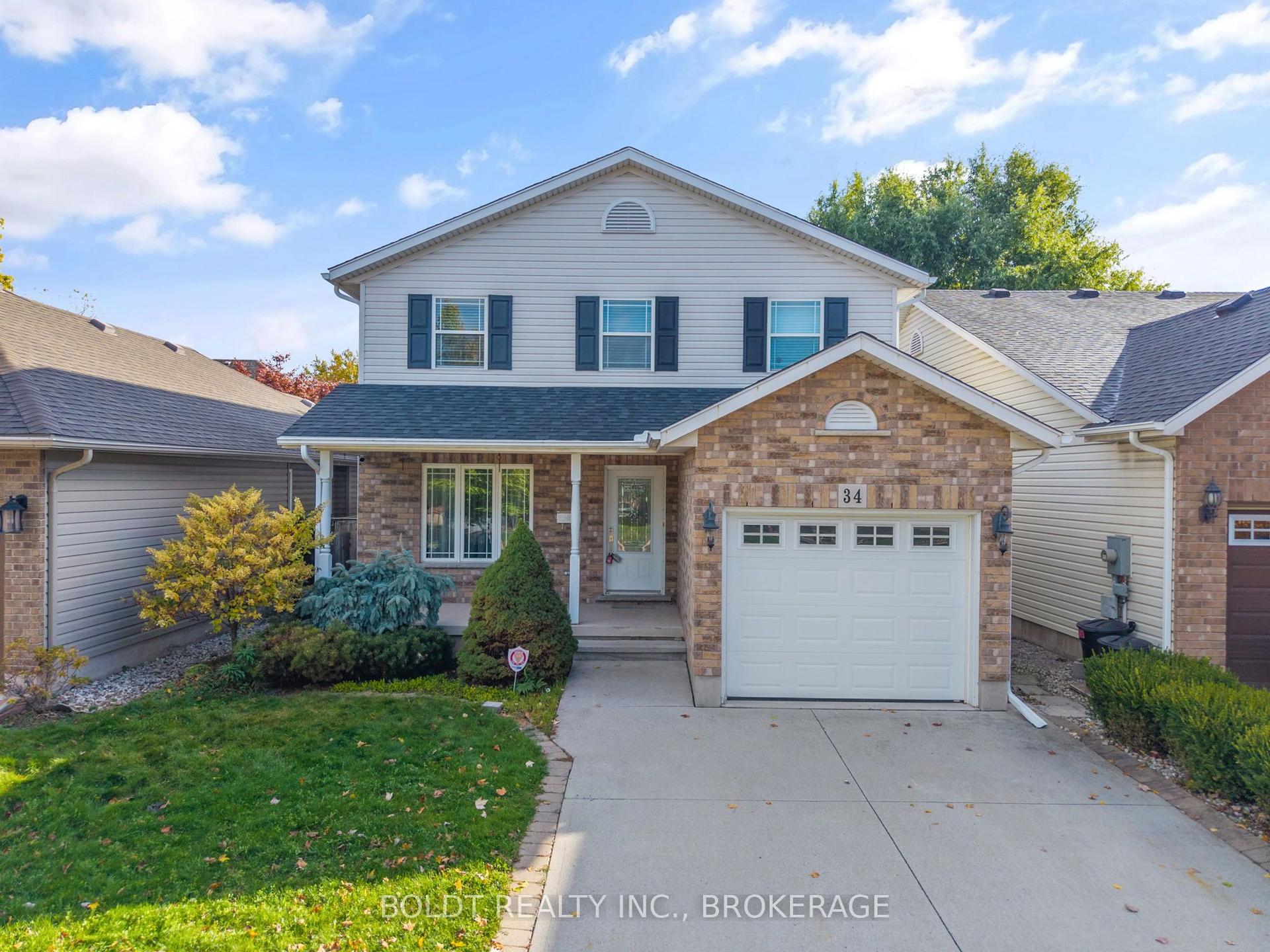 34 Fitzgerald Street E — photo 1