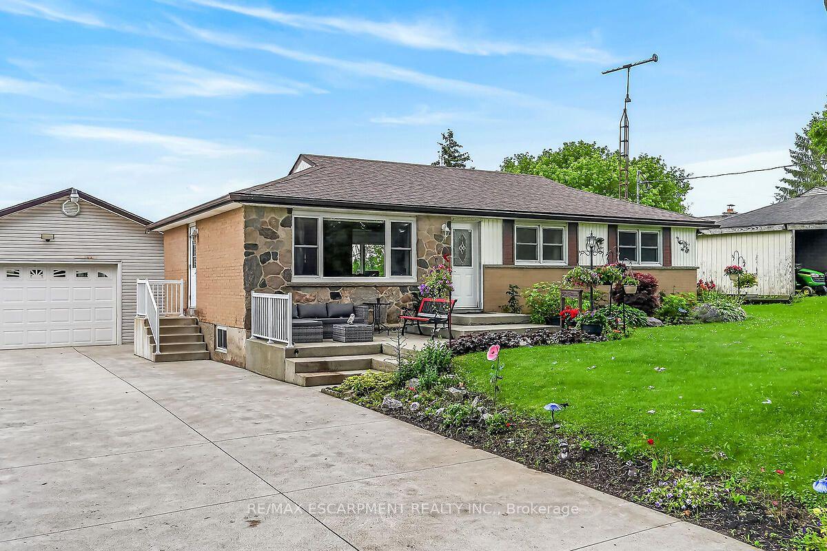 7344 Dickenson Road E, Hamilton — Detached for sale, photo 1