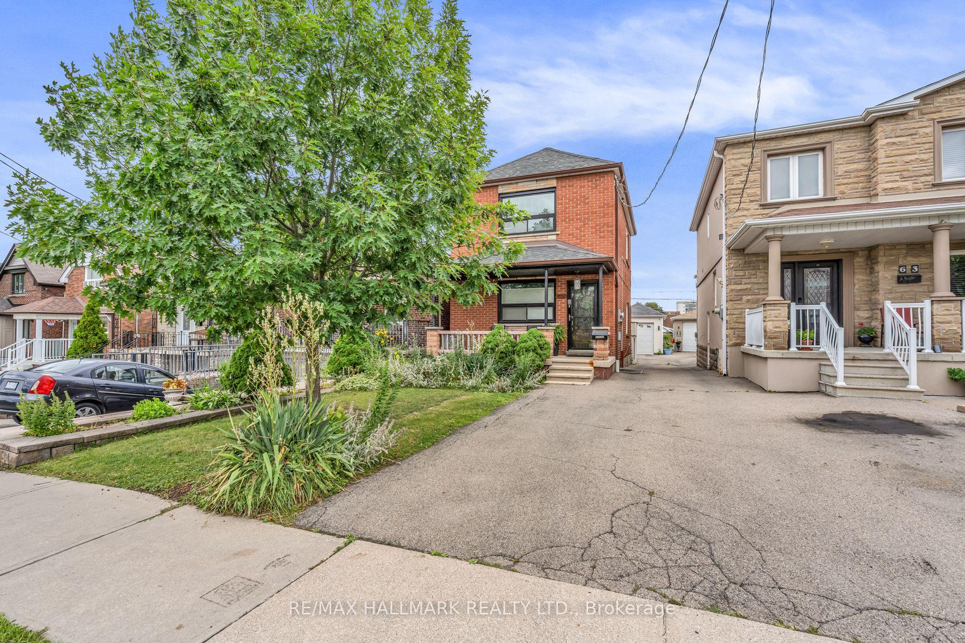 65 Kirknewton Road, Toronto — Detached for lease, photo 1