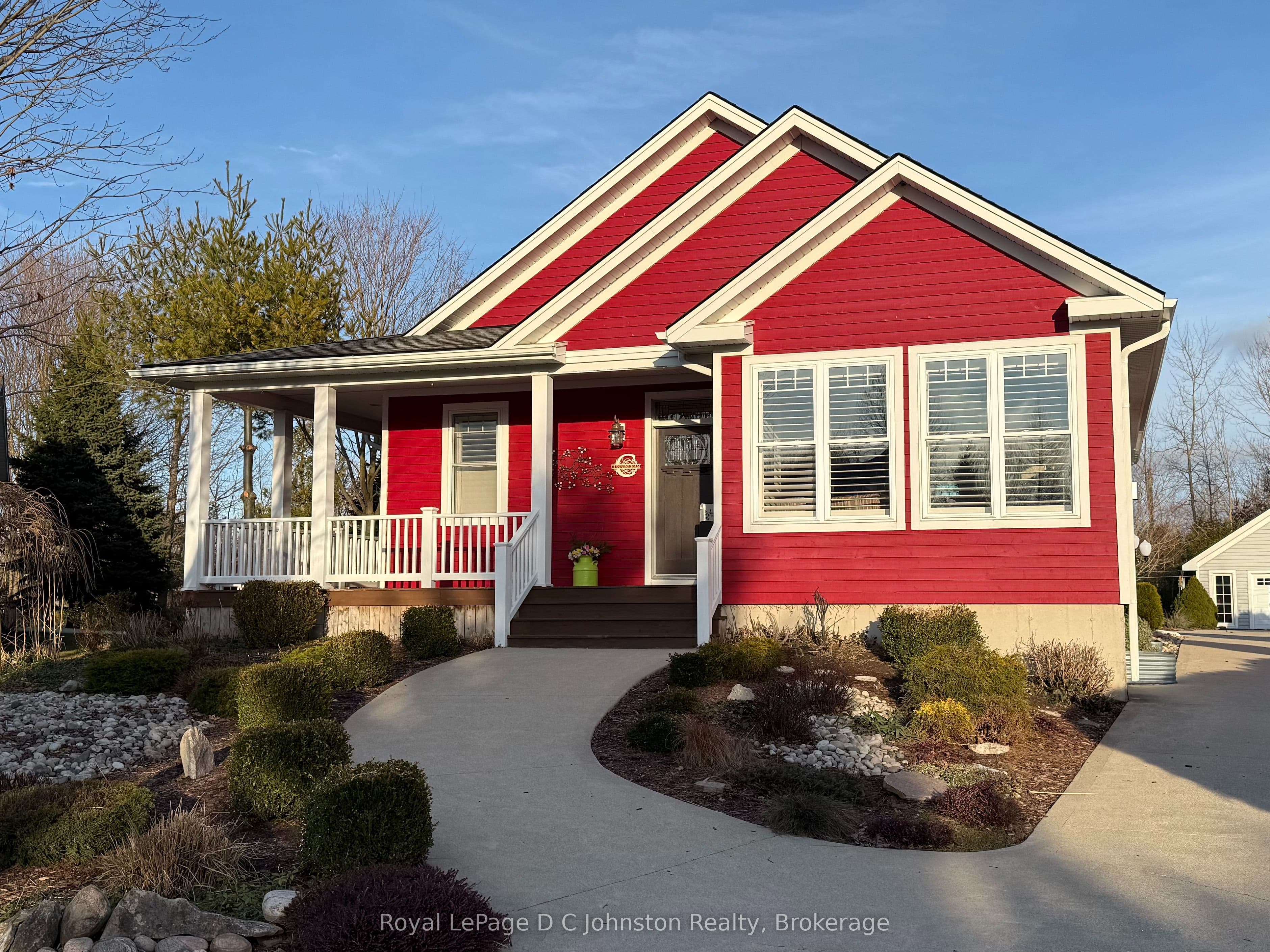 44 Eastgate Drive — photo 1